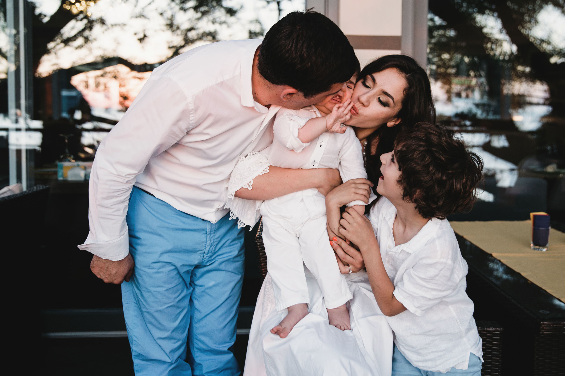 Звук бегущих ног // Карен_Рузанна_Давид_Арам. Фотограф Алутера Ирина