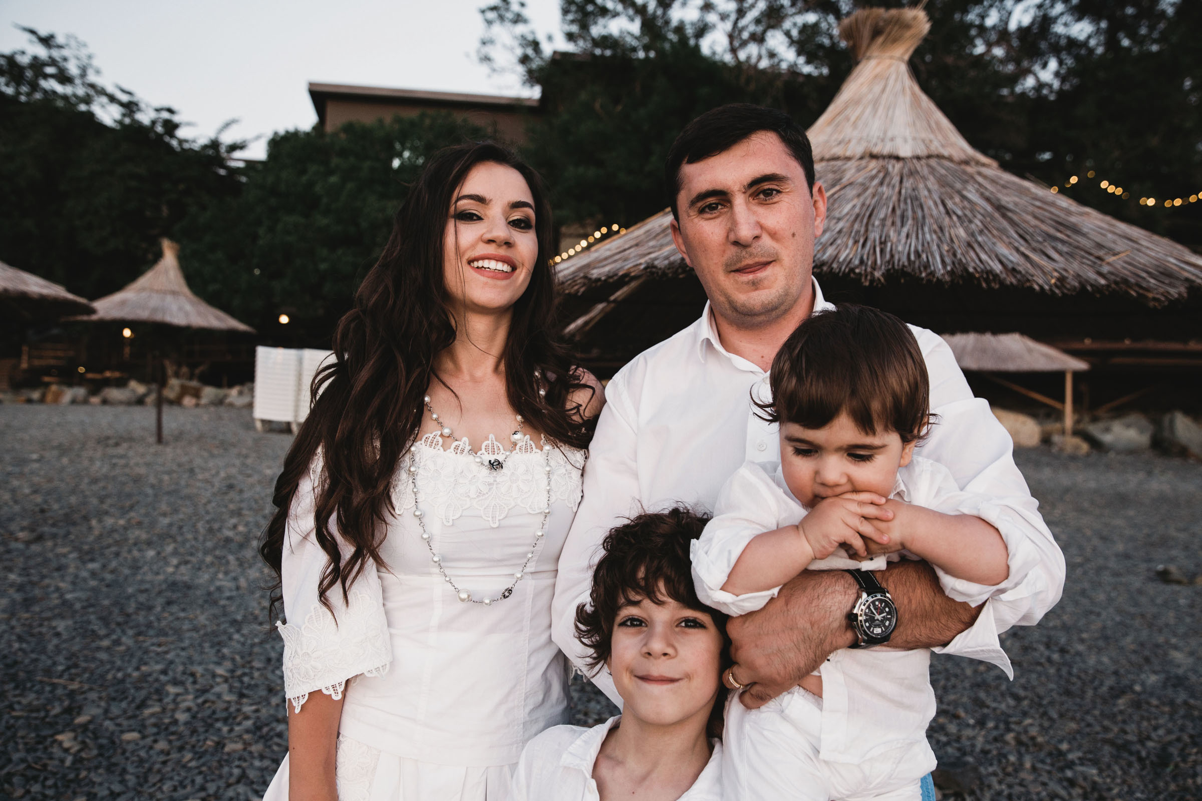 Звук бегущих ног // Карен_Рузанна_Давид_Арам. Фотограф Алутера Ирина