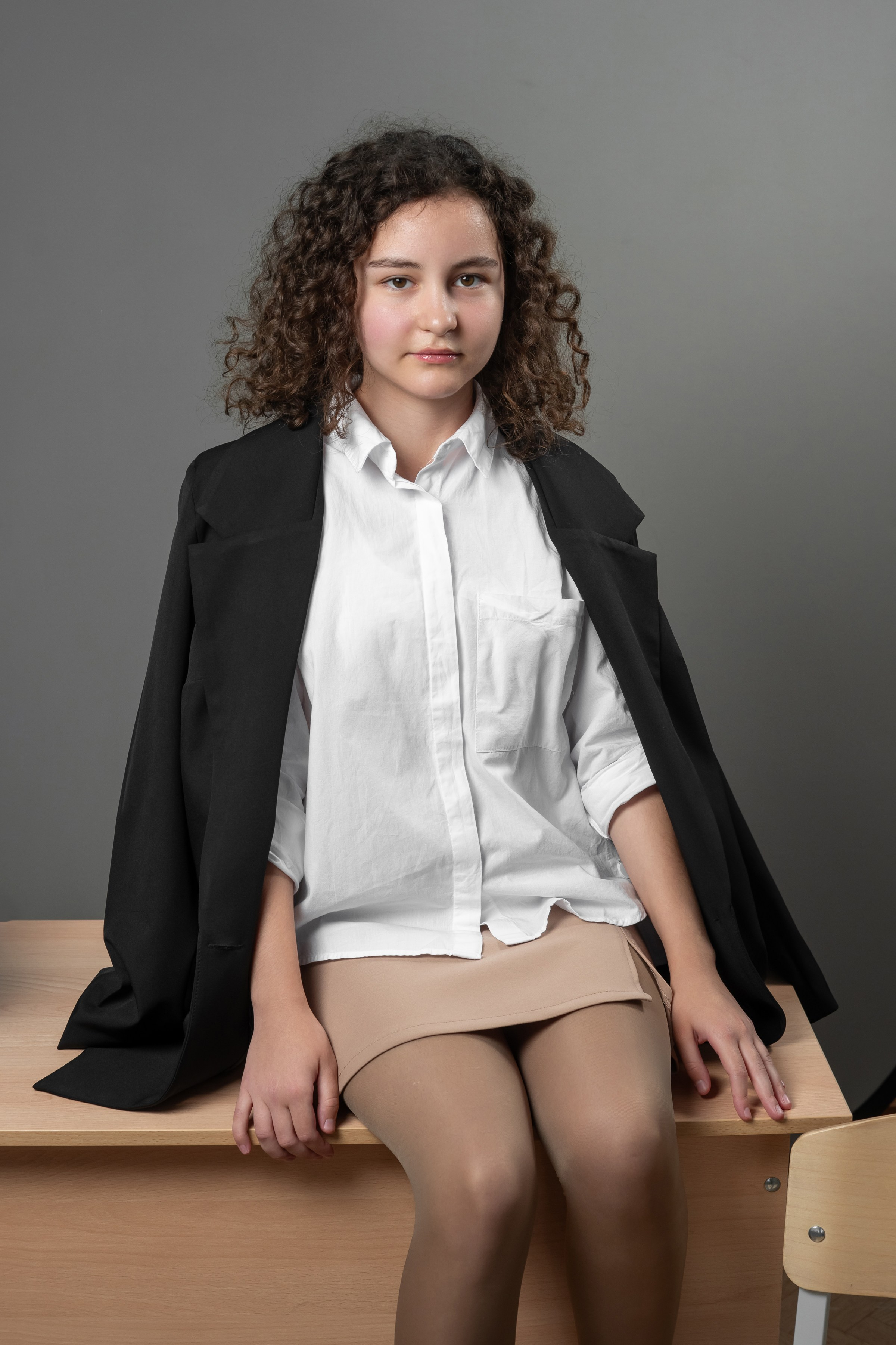 Портреты на сером  фоне. Ольга Плаксина фотограф в Саратове