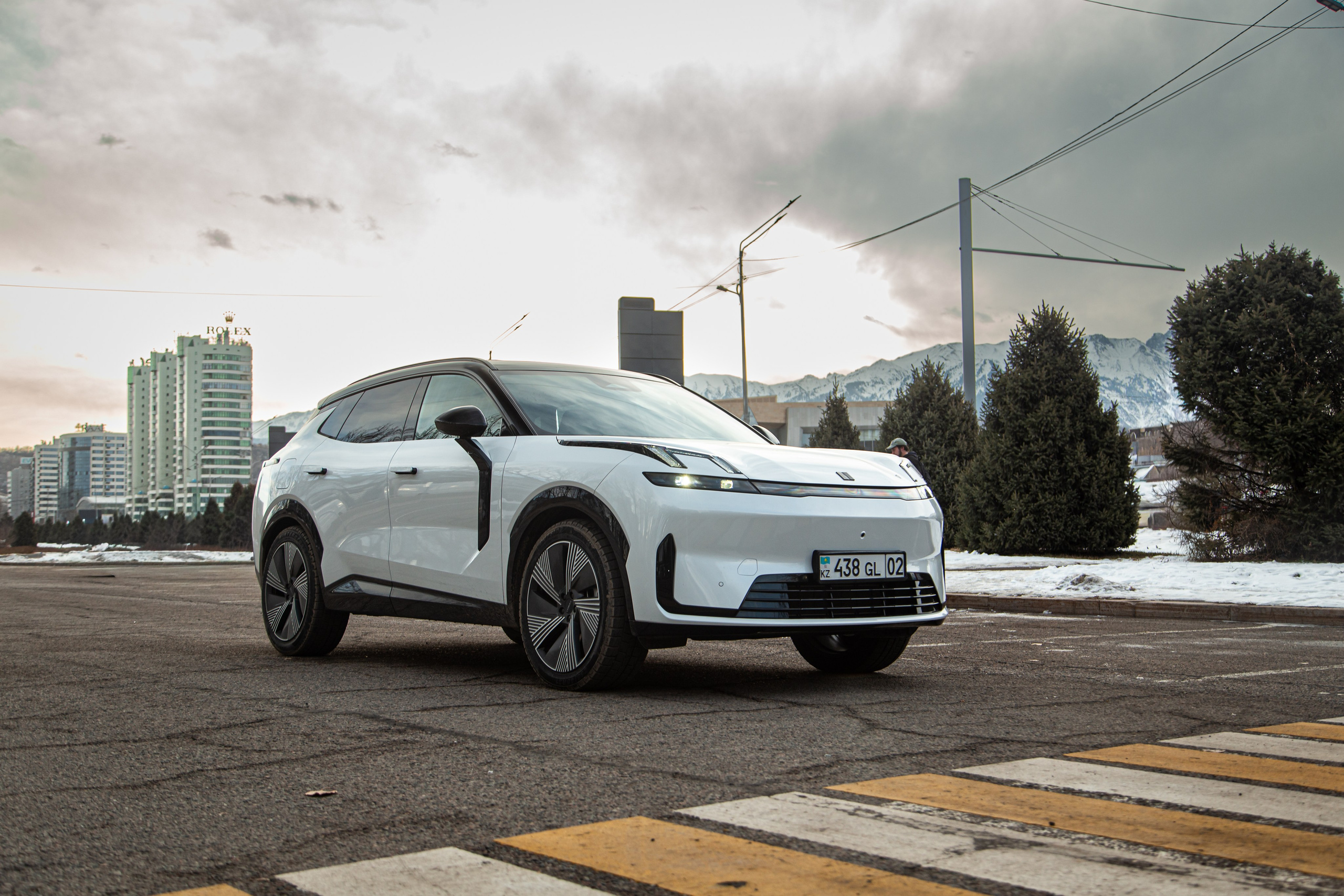 Lynk&Co 08 EM-P. Рекламный и портретный фотограф в Алматы — Серекпаев Танирхан