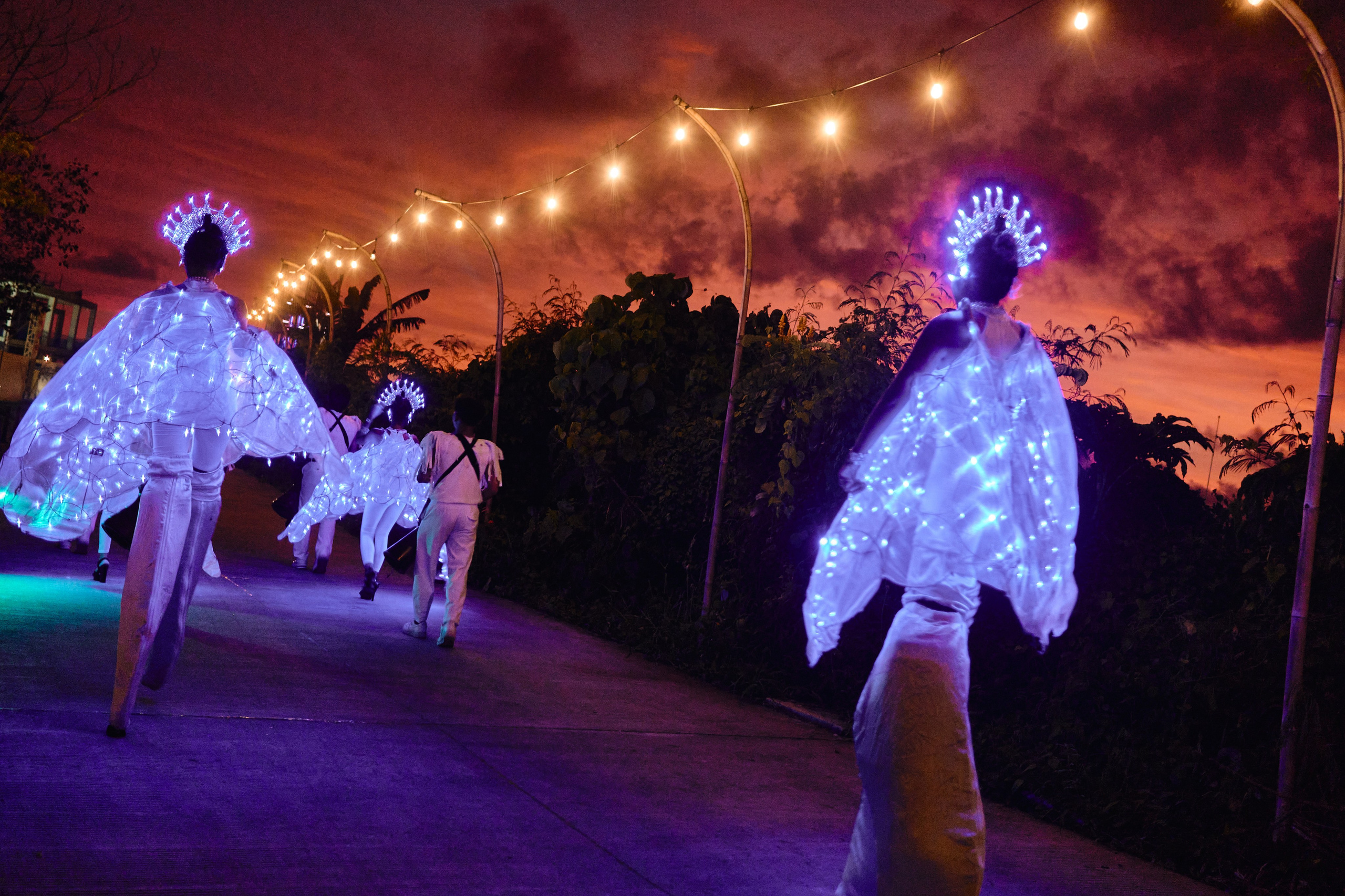 NuanuNight. See the moment and catche. commercial and reportage