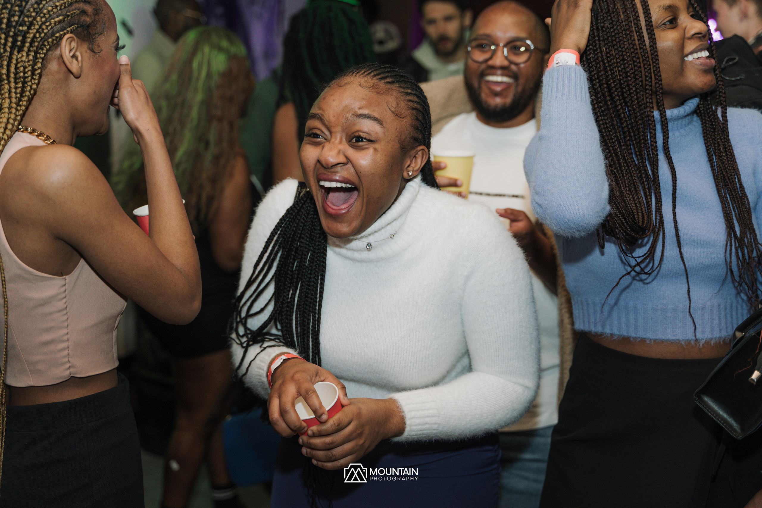 El Natic Album presntation. Я занимаюсь событийной, свадебной, товарной, студийной… фотографией