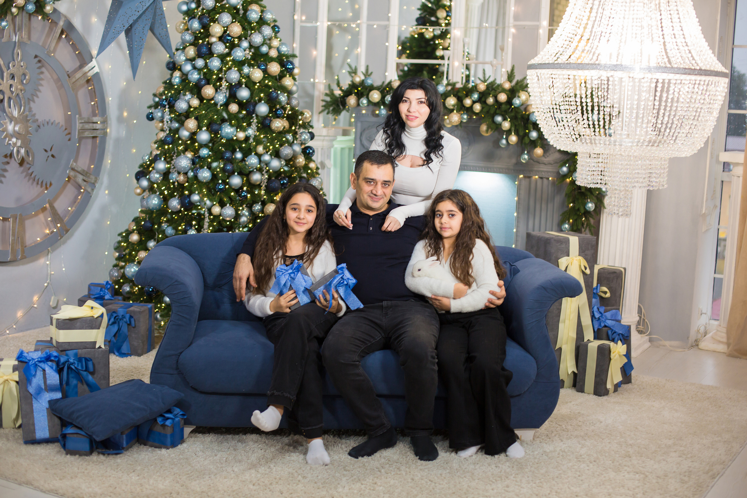 Семейная фотосессия в фотостудии города Сочи