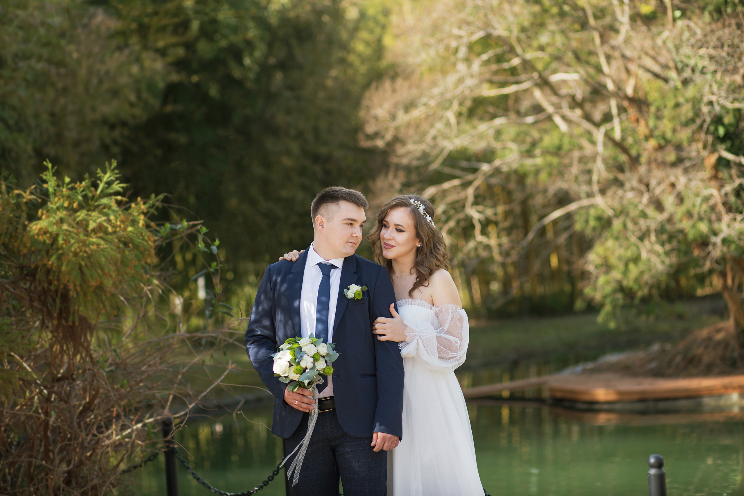 Свадебная фотосессия в парке. Фотограф в Сочи Красной поляне Абхазии Юлия Кормишенко