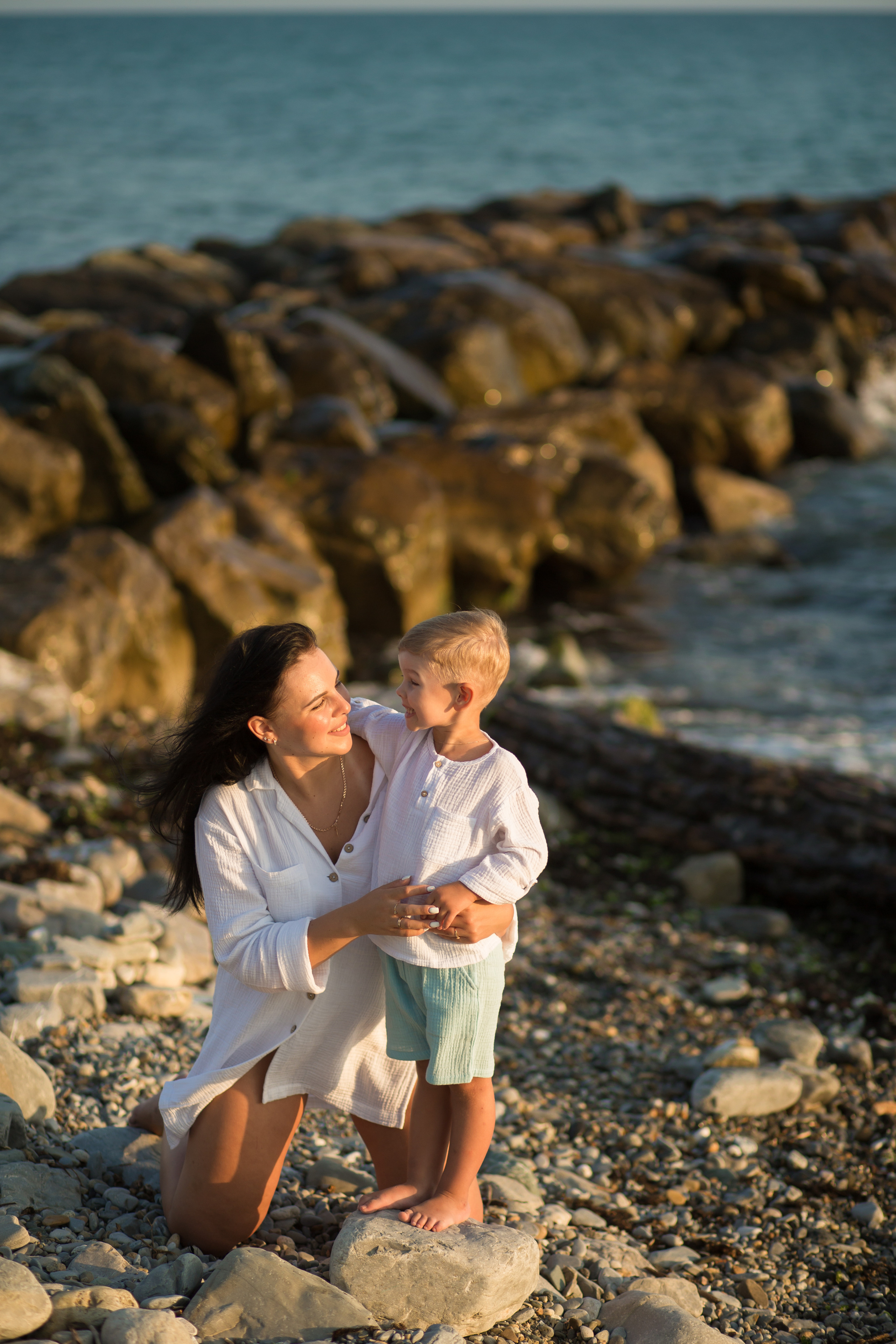 Фотосессия мамы с сыном. Фотограф в Сочи Красной поляне Абхазии Юлия Кормишенко