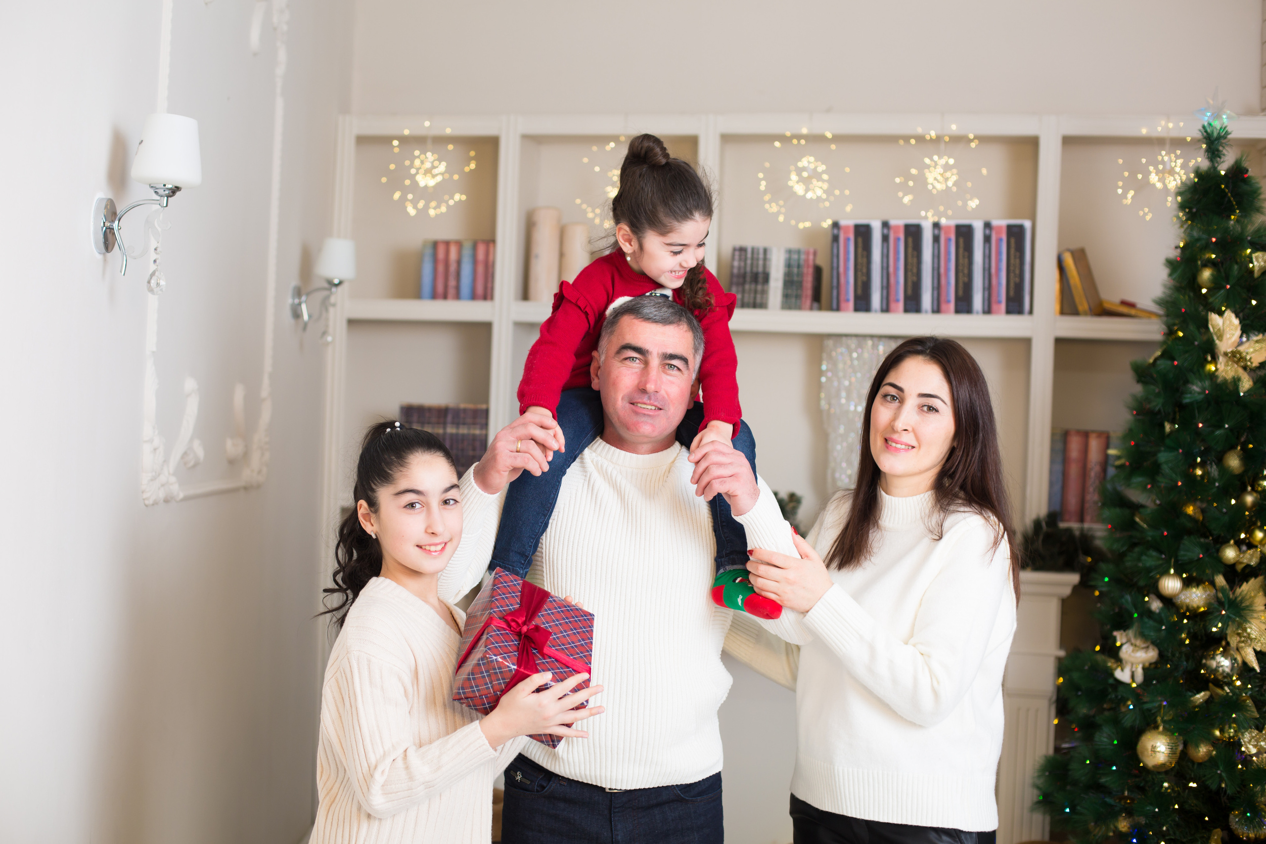 Семейная фотосессия в студии. Фотограф в Сочи Красной поляне Абхазии Юлия Кормишенко