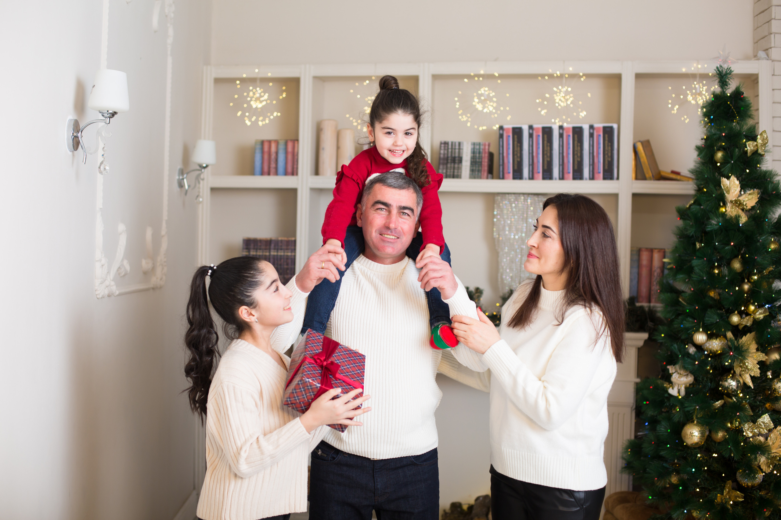 Семейная фотосессия в студии. Фотограф в Сочи Красной поляне Абхазии Юлия Кормишенко