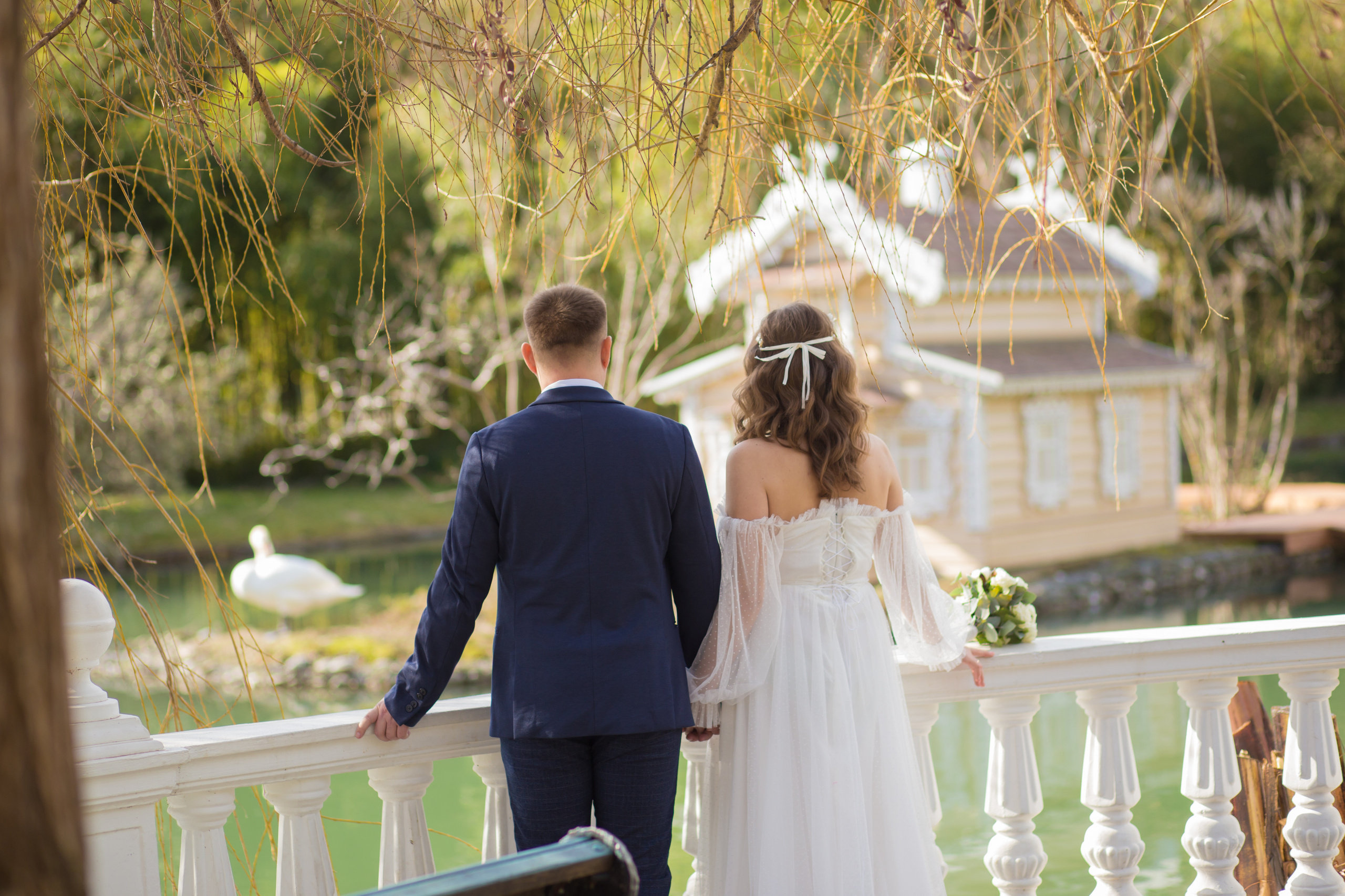 Свадебная фотосессия в парке. Фотограф в Сочи Красной поляне Абхазии Юлия Кормишенко