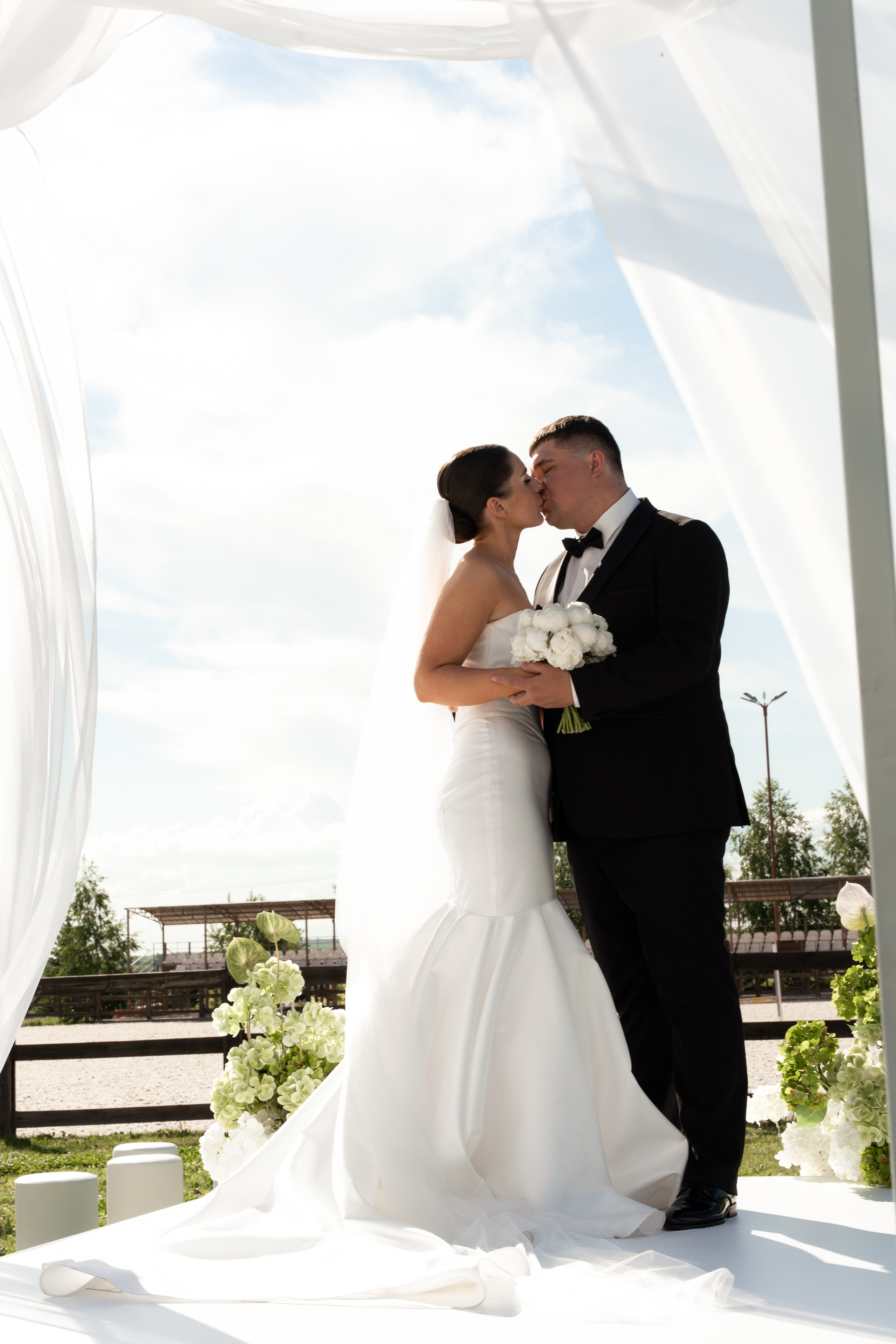 Свадьба в&nbsp;загородном комплексе «Гермес»