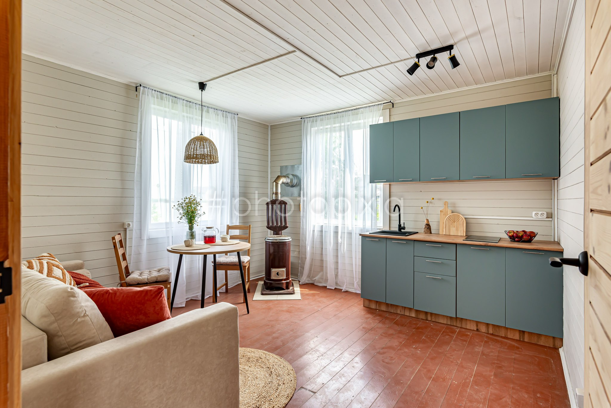 Съёмка дачного дома для продажи в ДНП Солнечный. Интерьерная съёмка и виртуальные туры — Интерьерный фотограф Кузнецов Сергей (photopixiq)