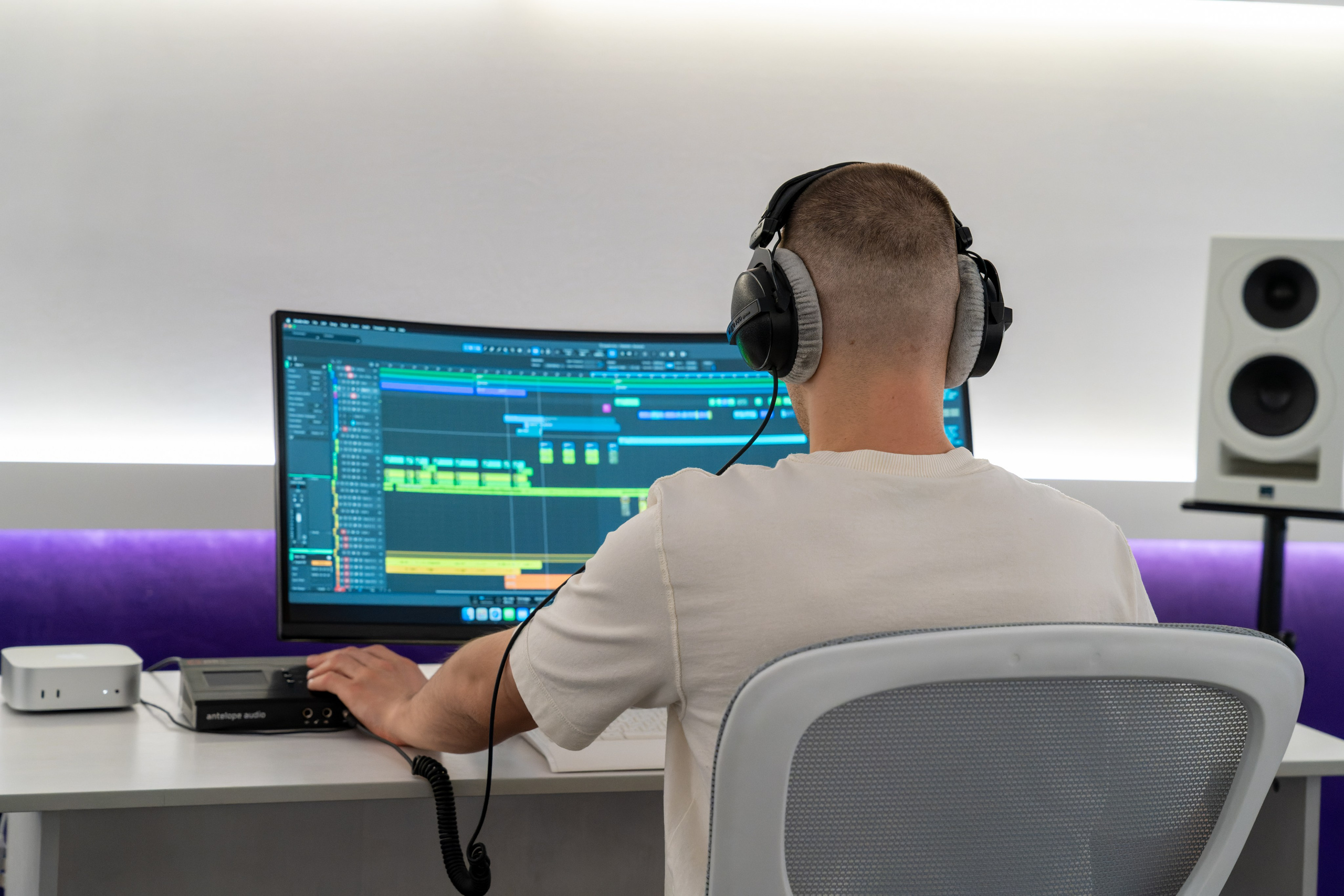 Фотосъёмка в студии звукозаписи Москва. «Студия DRONAVT`s» — видеосъёмка и фотография г. Москва