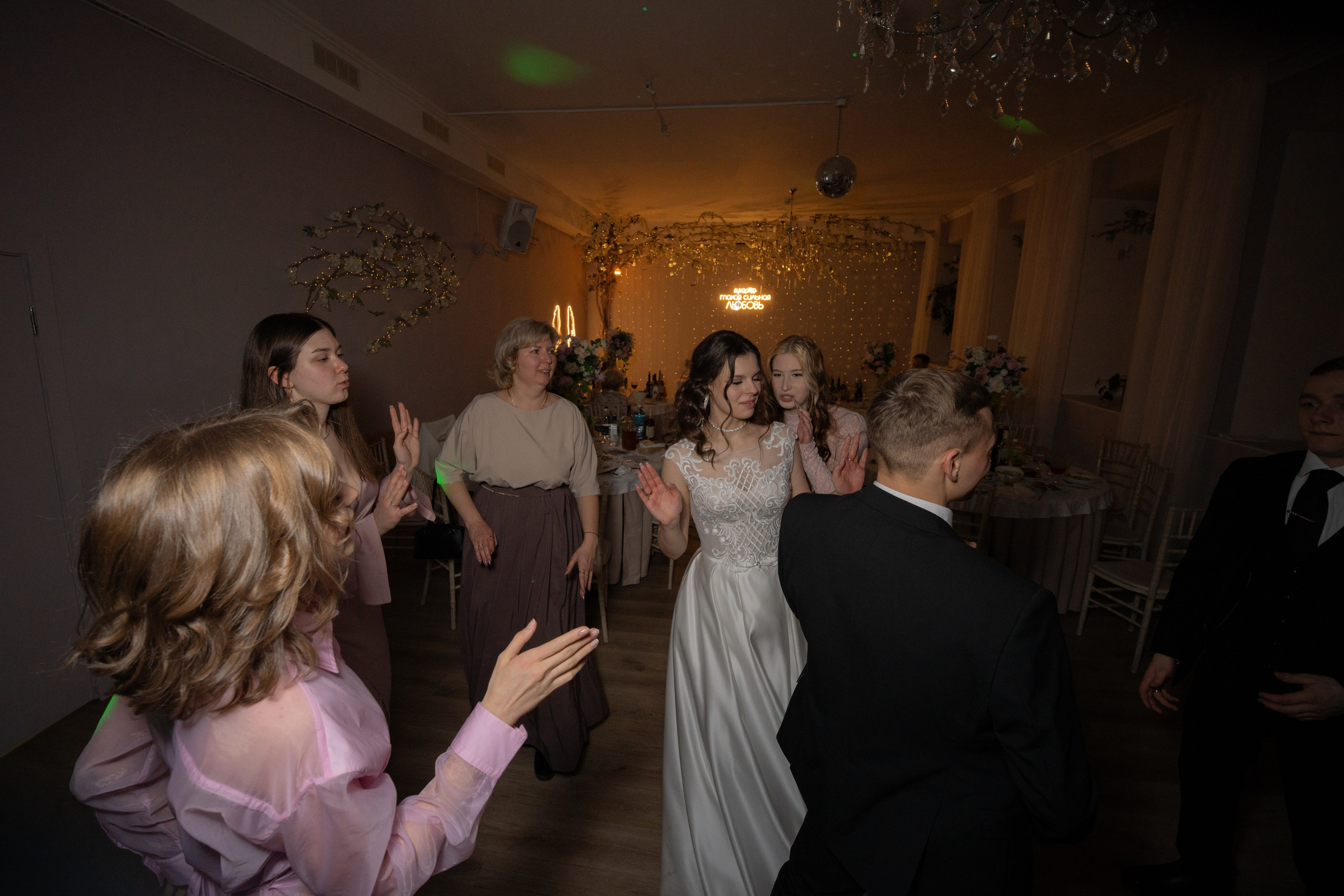 Полная свадьба, свадебная серия свадебного фотографа Александра Невского. Свадебный фотограф Александр Невский в Санкт-Петербурге