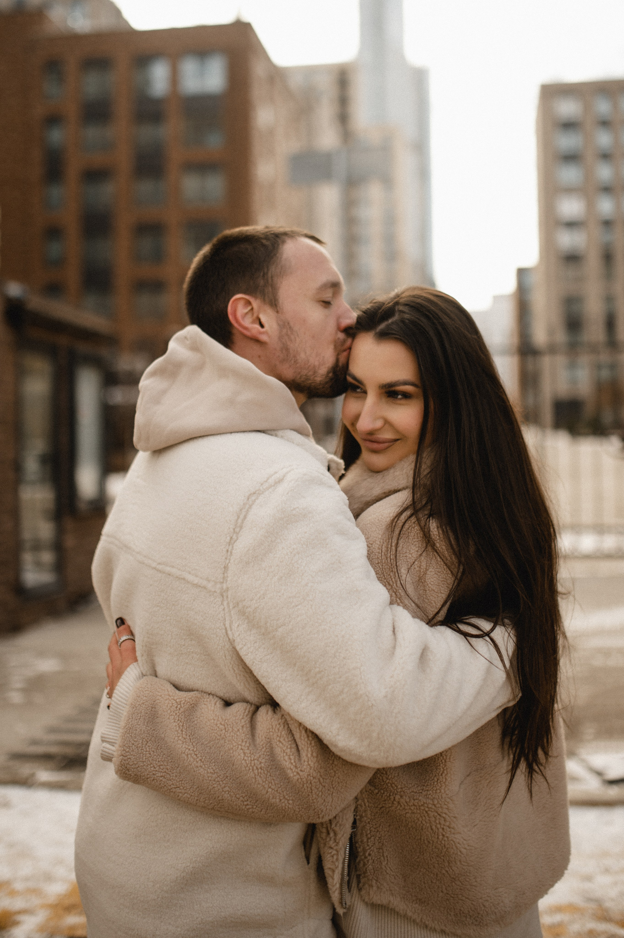 Лавстори стрит фотосессия в зимней Москве. Семейная фотосессия Бутово Москва фотограф Алина Морщагина