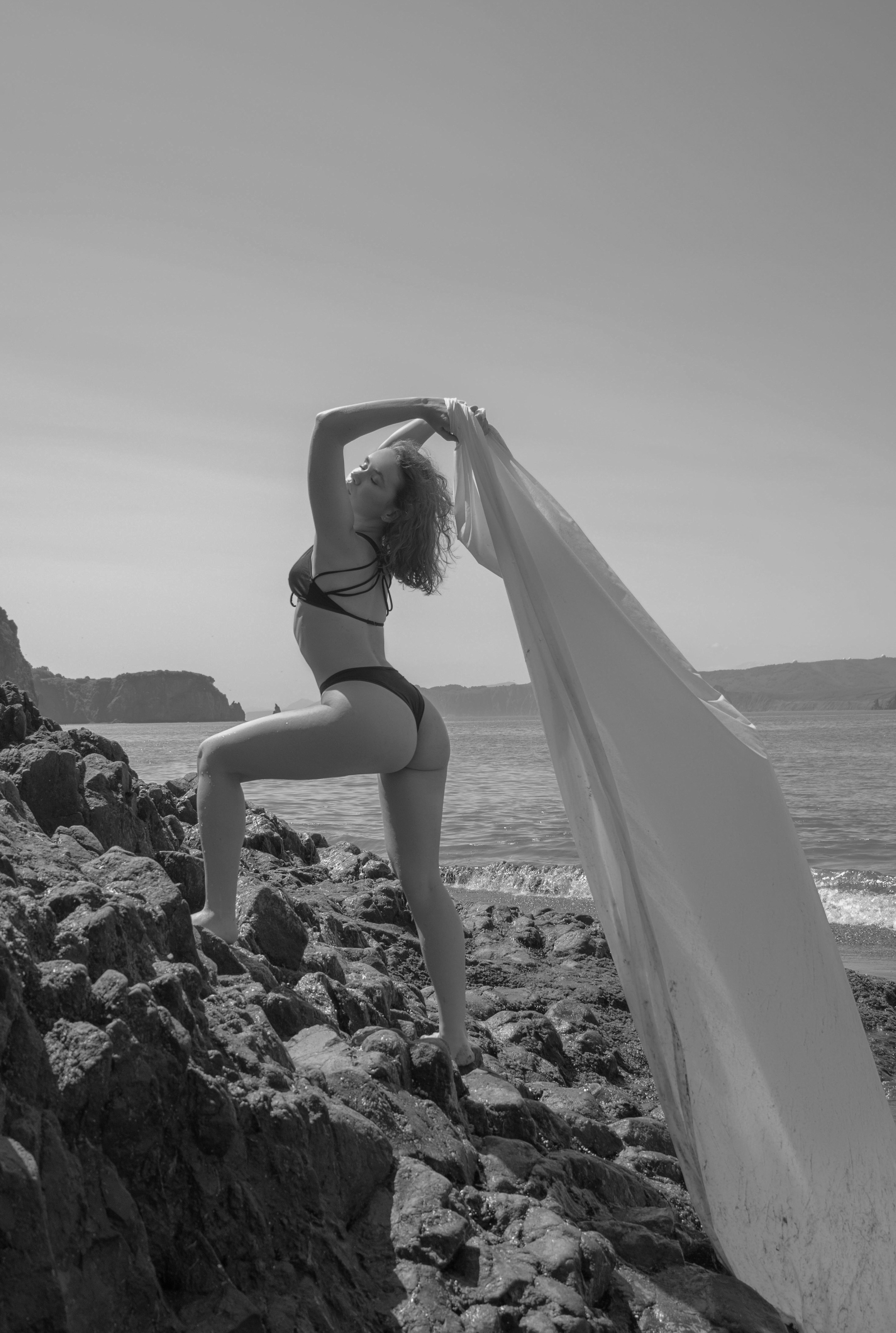 Фотосессия для Полины возле скал на Камчатке | Екатерина