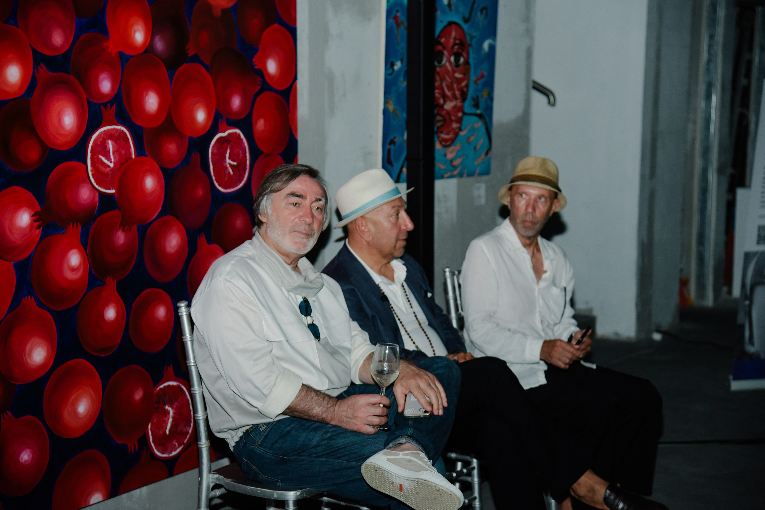 Александр Дильбази Игра взглядов в гранатовом саду. Фотограф Лола Волна, город Москва