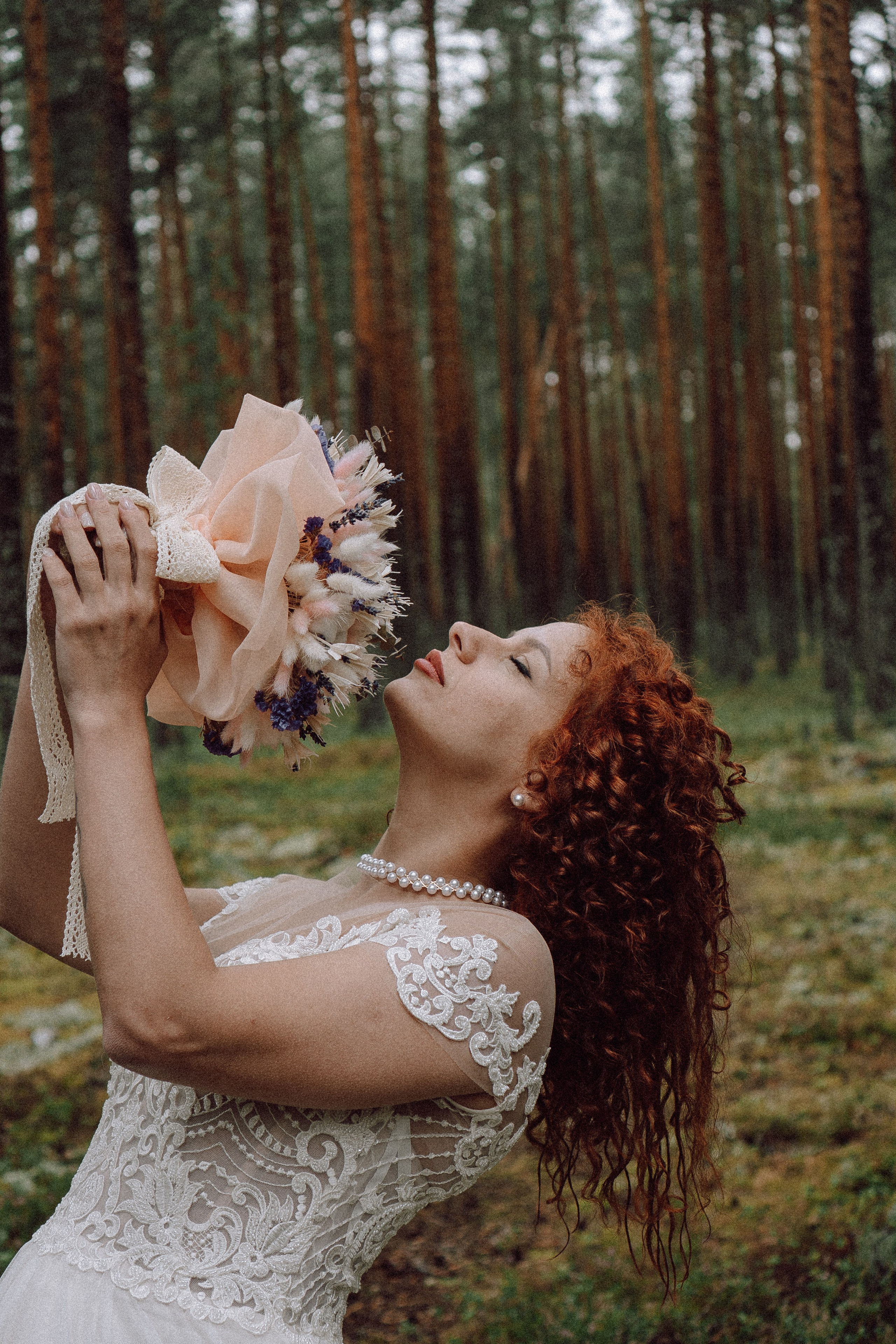 СВАДЕБНАЯ ФОТОСЕССИИЯ ПАРЫ В ГОРОДЕ ПРИОЗЕРСК В СОСНОВОМ ЛЕСУ И С ПИКАПОМ. Профессиональный фотограф, Санкт-Петербург — Виктория Богомолова