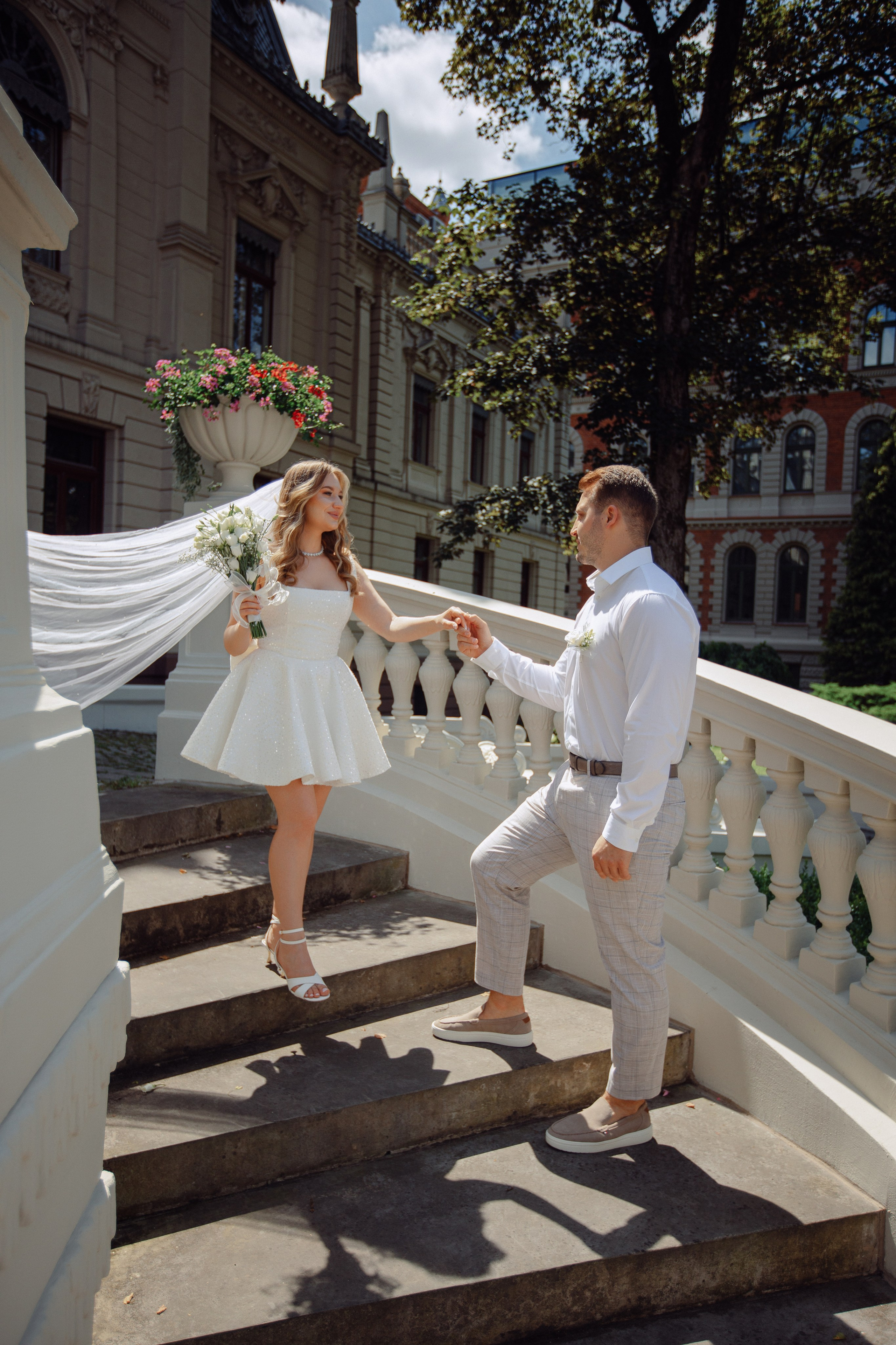 Ślubna sesja zdjęciowa w Pałacu Poznańskiego-Muzeum Miasta Łodzi. Свадебный фотограф Варшава Лодзь Польша Елена Юцова
