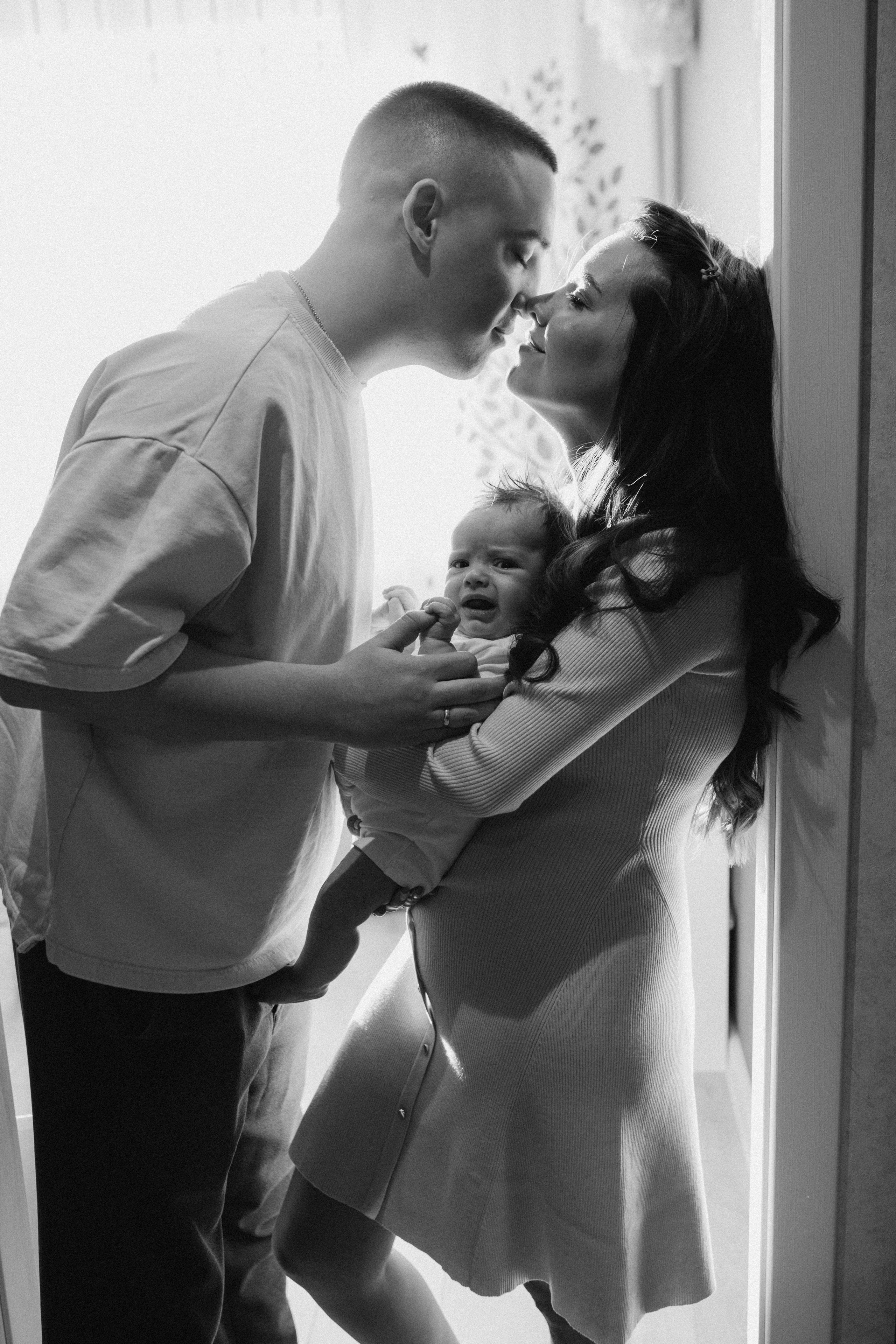 Семейная фотосессия дома с двумя детьми Самара. Семейный фотограф в Самаре Елена Ефимова