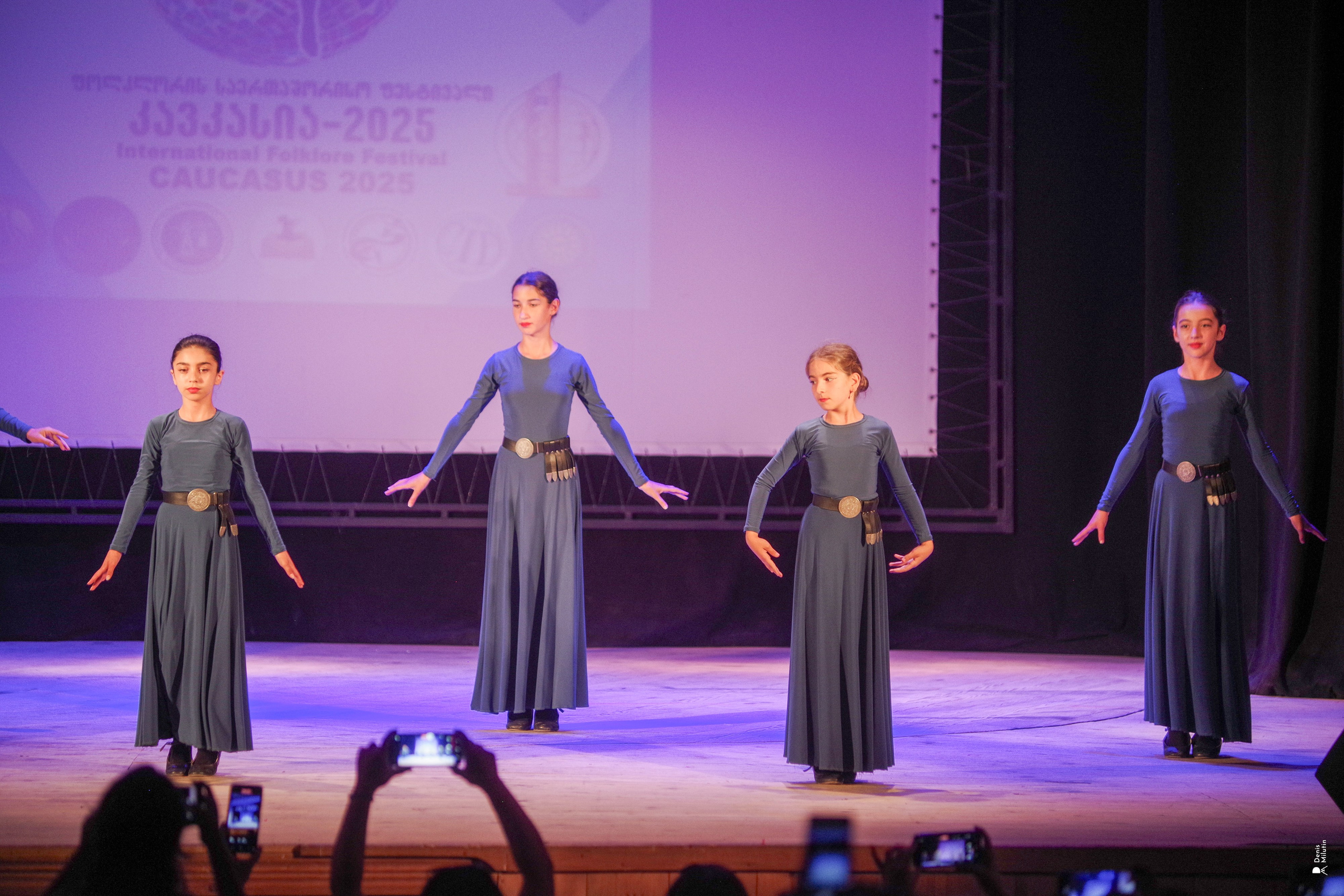 Танцы в прекрасном Они. Портретный фотограф Денис Милютин