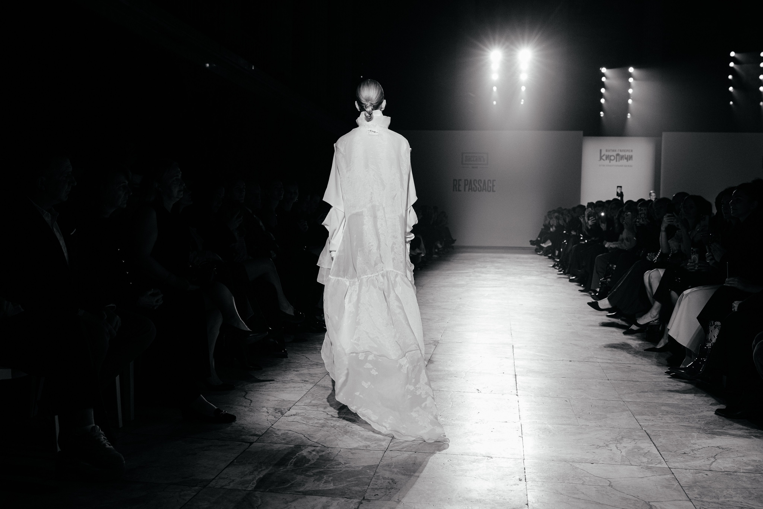 Показ Кирпичи. Коммерческий фотограф в Санкт-Петербурге Анна Кобзарь