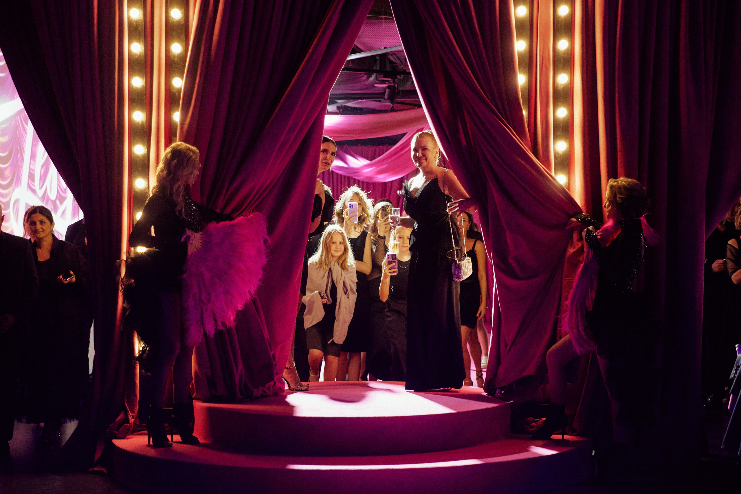 LESYA CABARET. Дмитрий Мазуркевич: Профессиональный Репортажный Фотограф