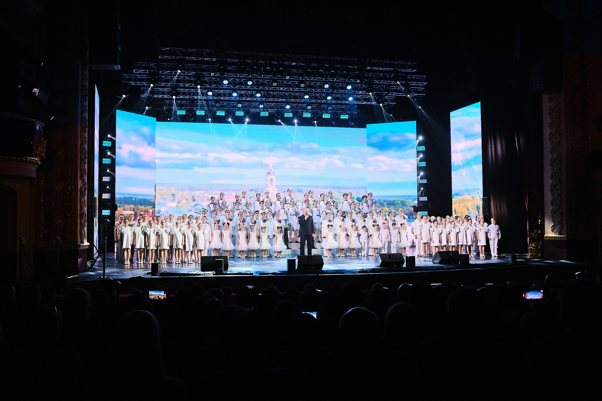 Концерт «90 лет Челябинской области». Матвей Яворский — фотограф в Челябинске