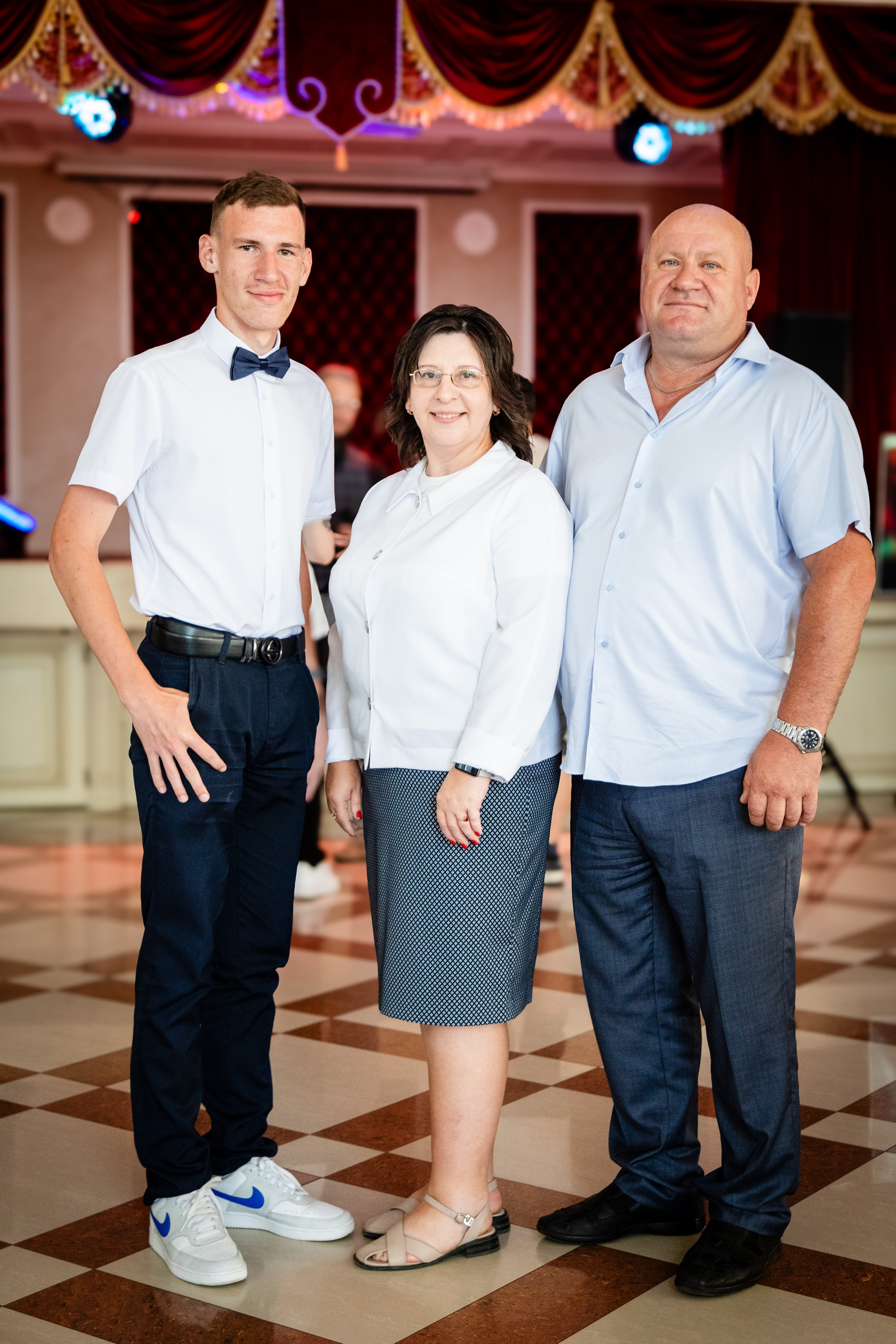 Школьный выпускной. Детский фотограф видеограф в Хабаровске Михаил Орлов