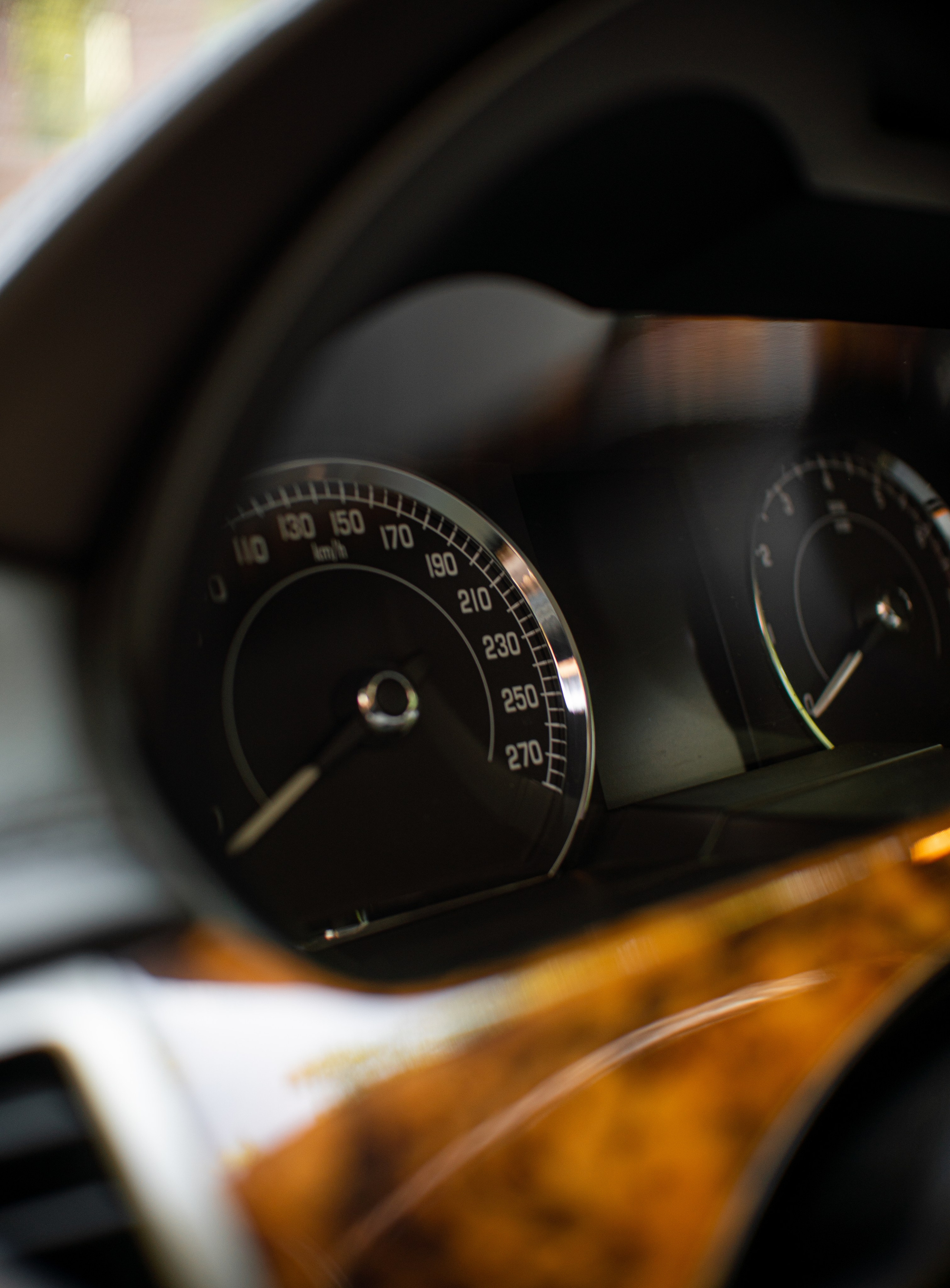 Утренняя фотосъемка автомобиля Jaguar в Москве. Жуков Илья  свадебный фотограф в Москве