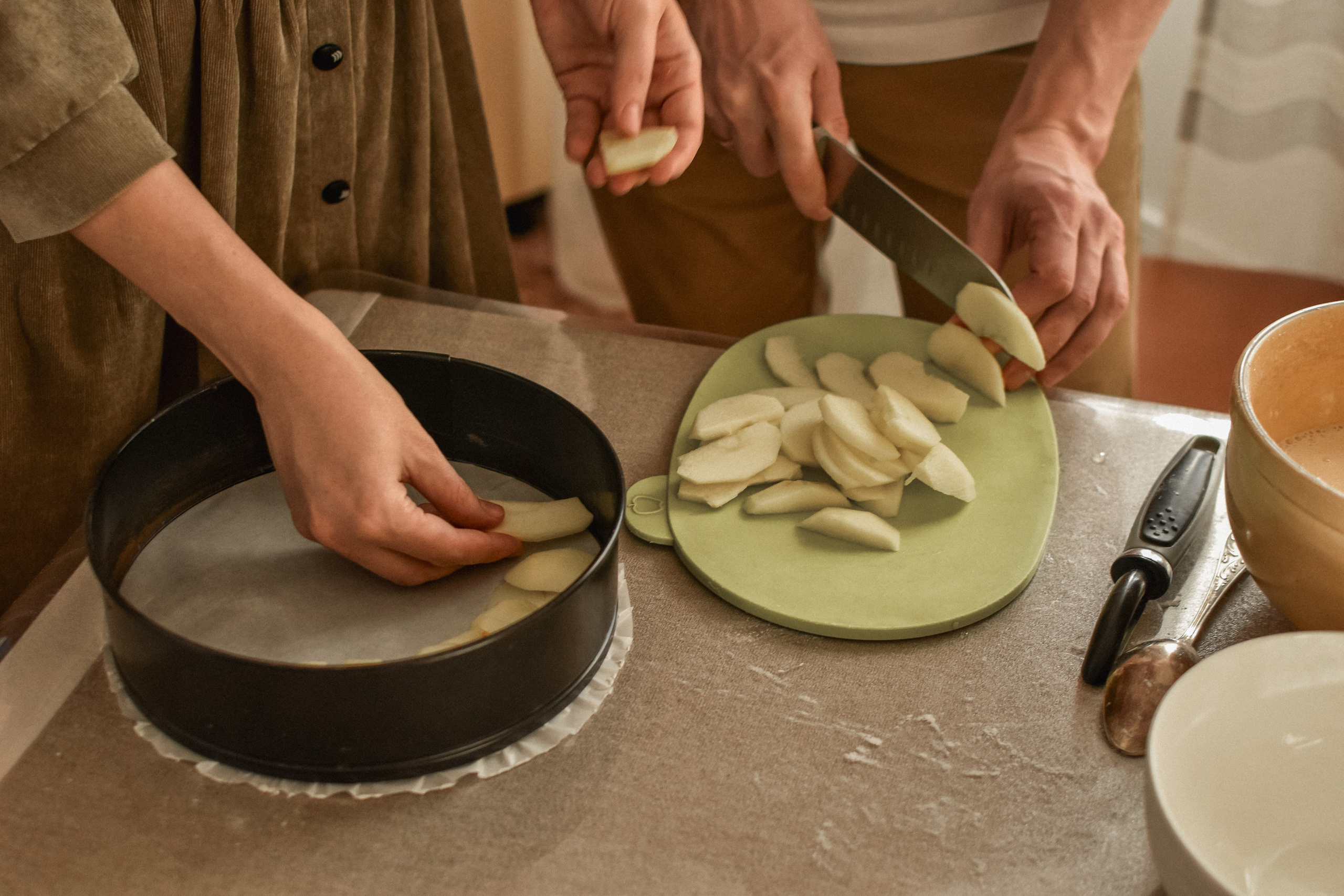 Шарлотка по-семейному: рецепты, улыбки и любовь. Фотограф Мария Бесштанькина