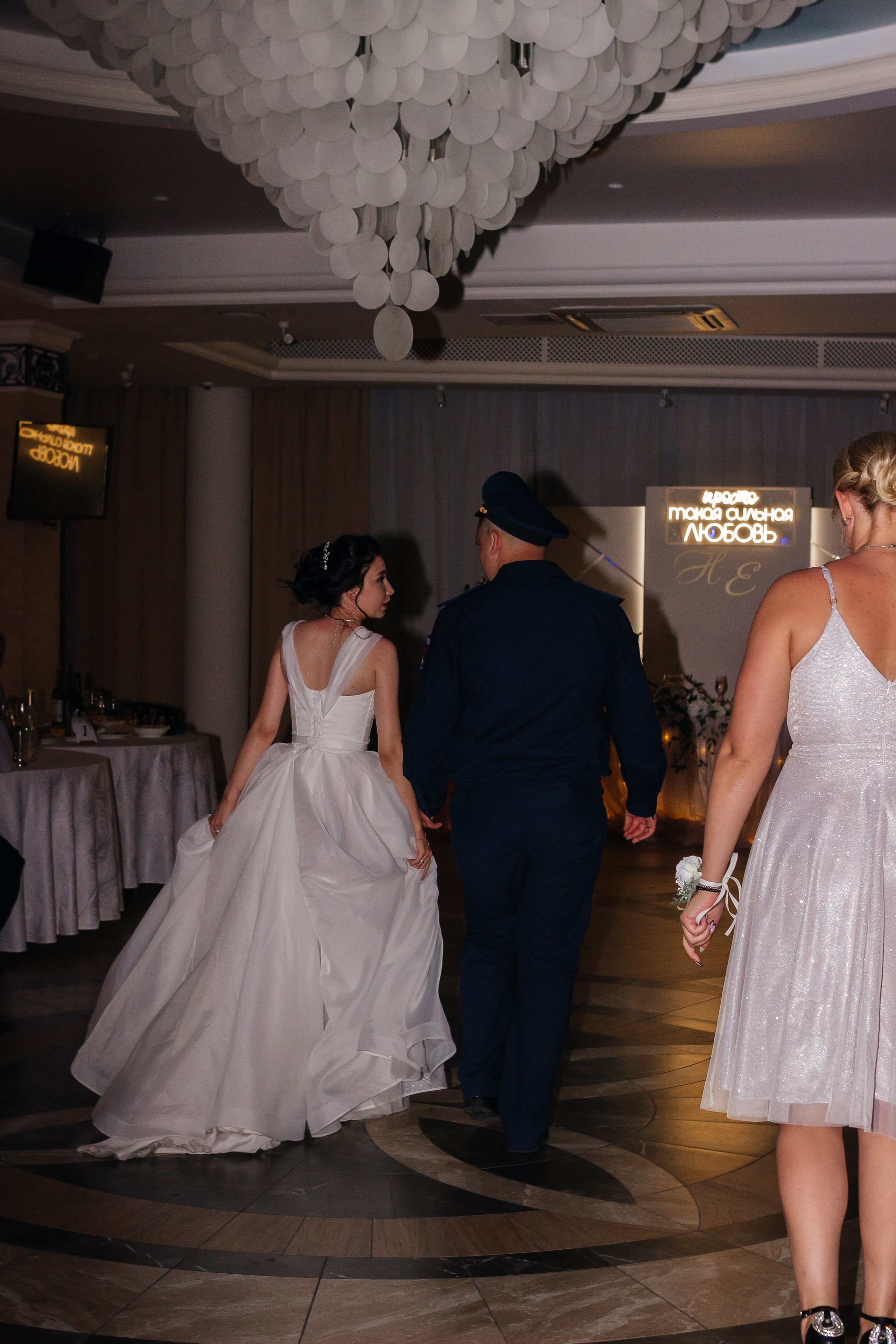 Свадебная съемка Лены и Никиты на Стрелке и в Ресторане Парус на Гребном канале. Свадебный фотограф и фотограф Love-Store в Нижнем Новгороде Анастасия