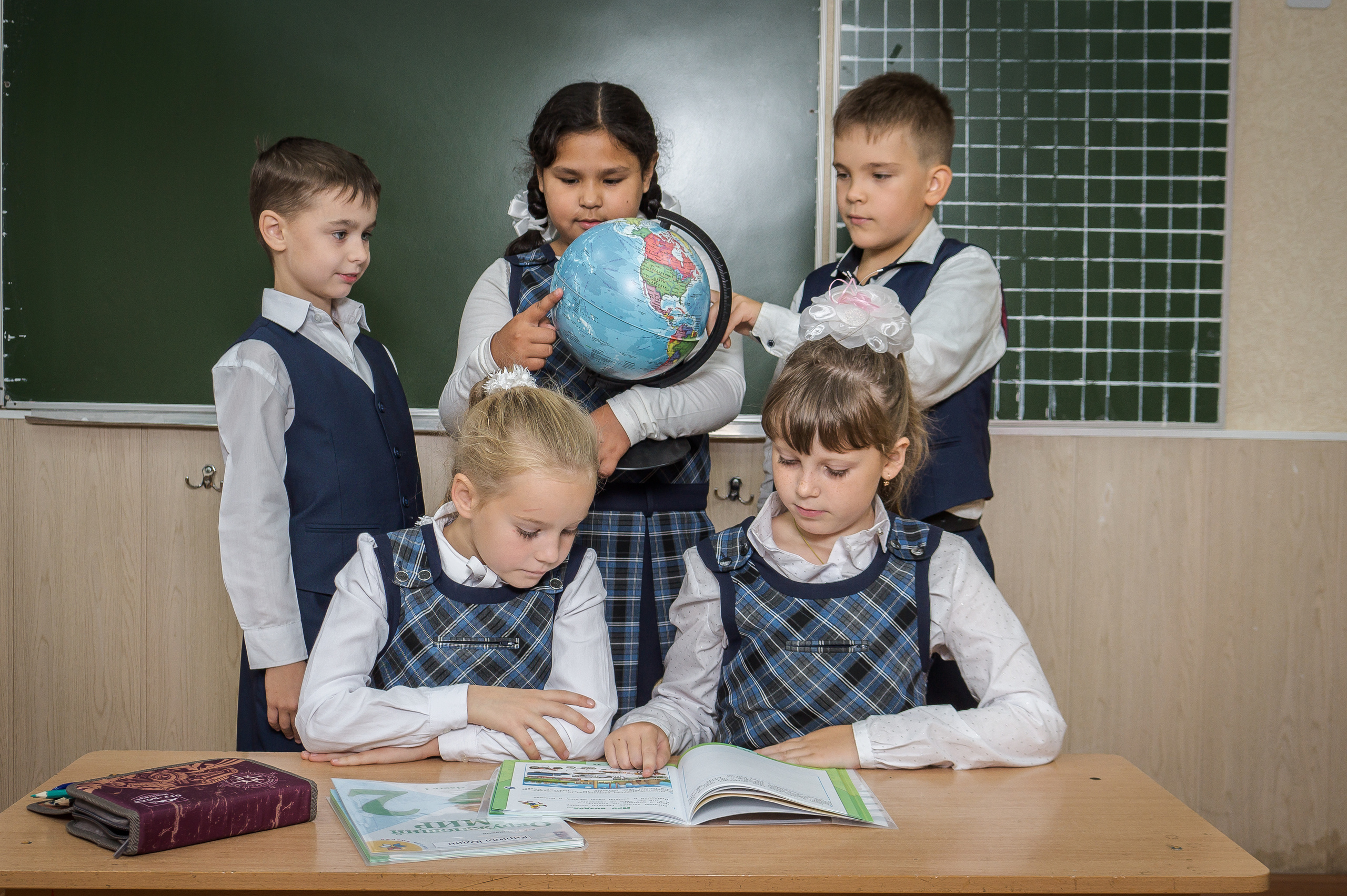 Школа № 37 2"В». Фотосъемка в детском саду и школе. Фотоальбомы и фотокниги ВЫПУСКНИК