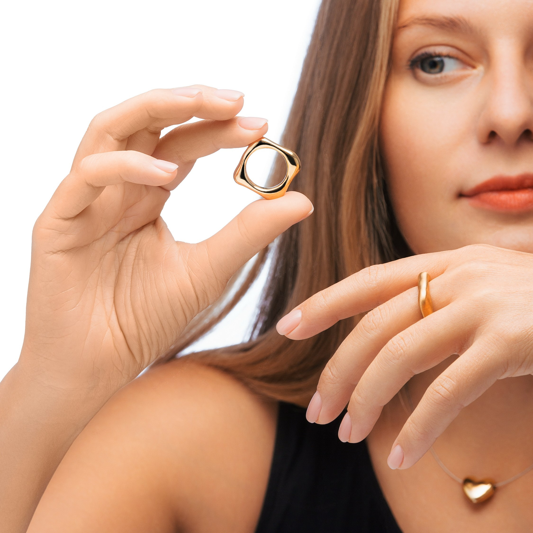 Профессиональная съёмка контента для ювелирного бренда. Профессиональный фотограф в Санкт-Петербурге. Сергей Пушкин