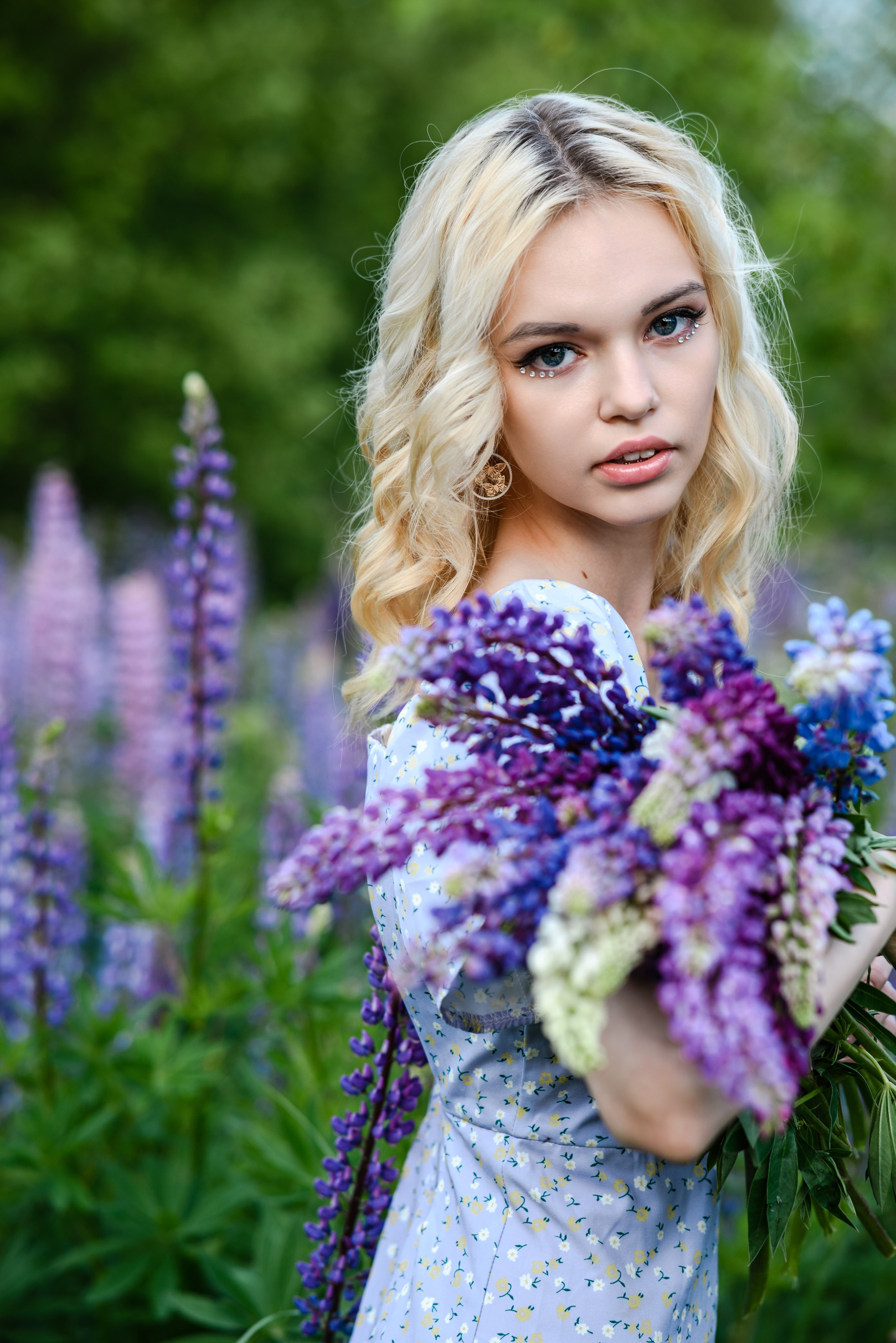Владлена в люпинах. Свадебный и семейный фотограф в Дзержинске Екатерина Шулакова