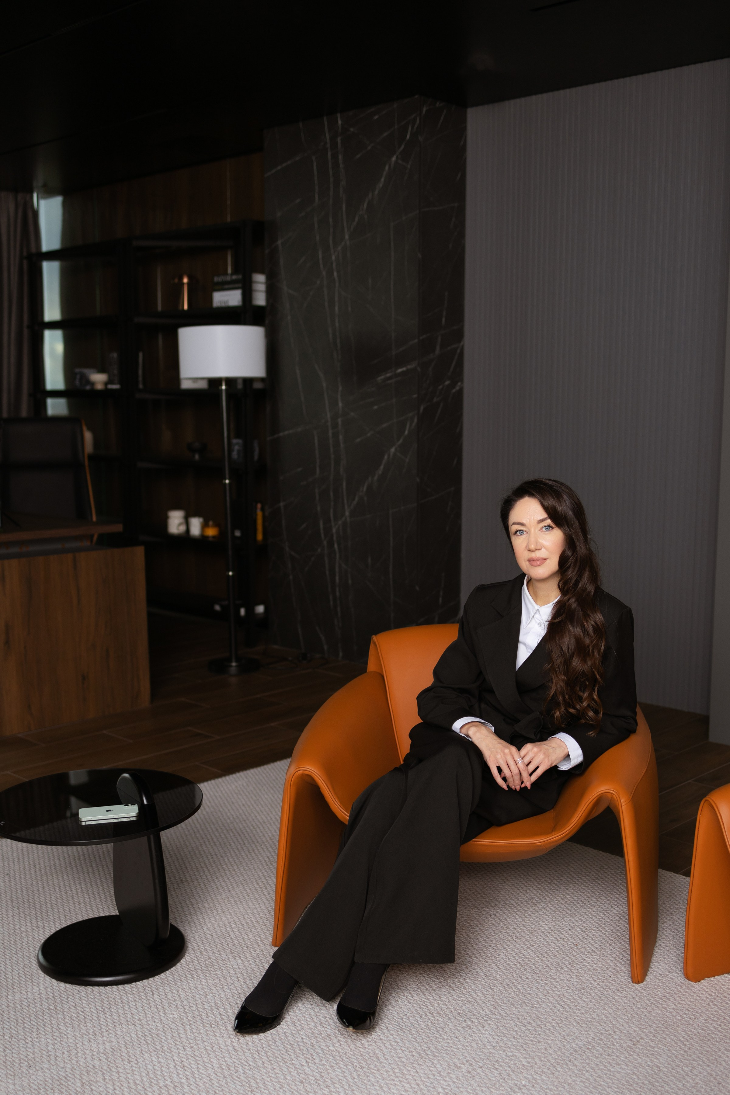 Деловой портрет. Портретный фотограф СПб, женский фотограф, минимализм и эстетика