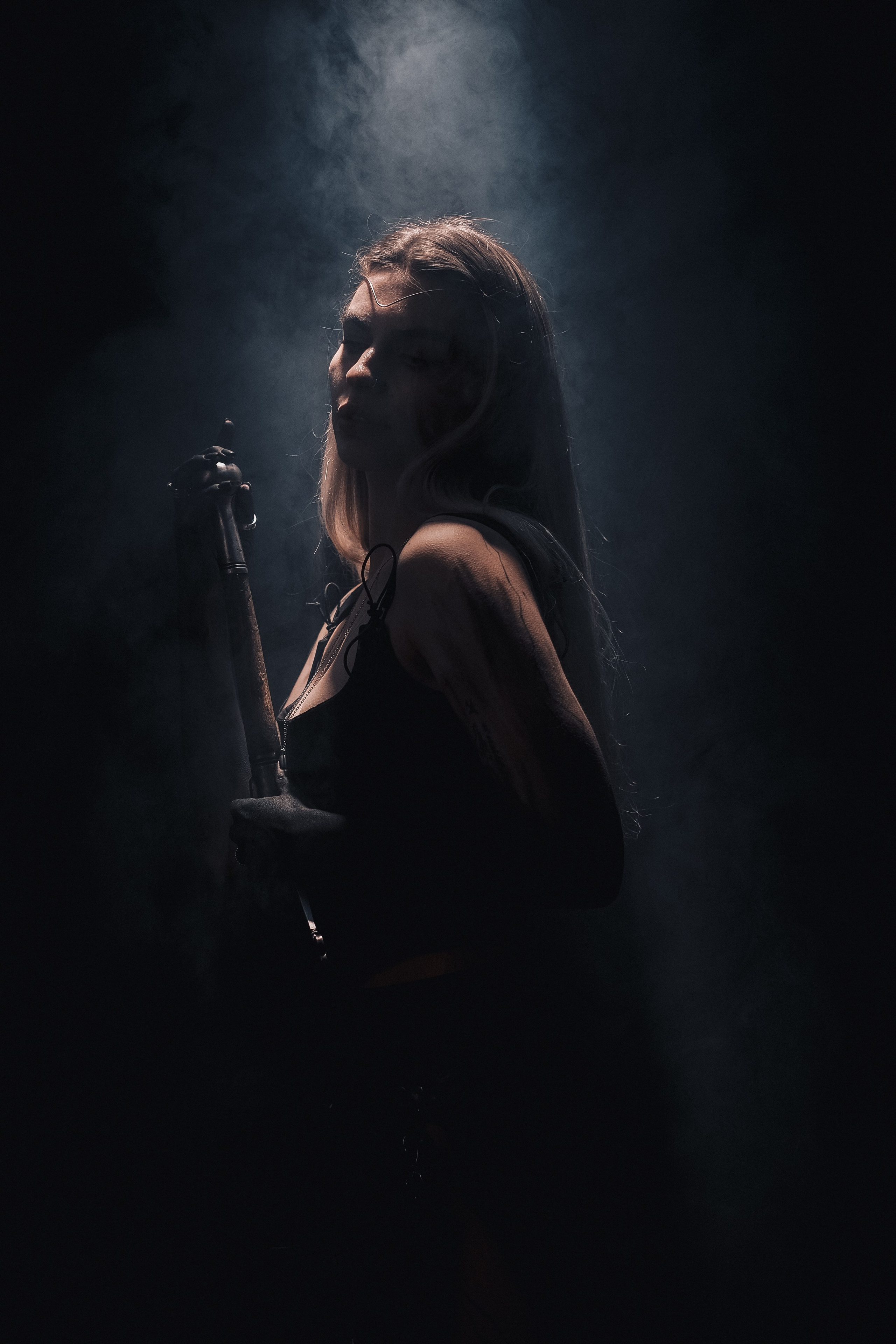 Фотосессия с мечом в стиле Castle core