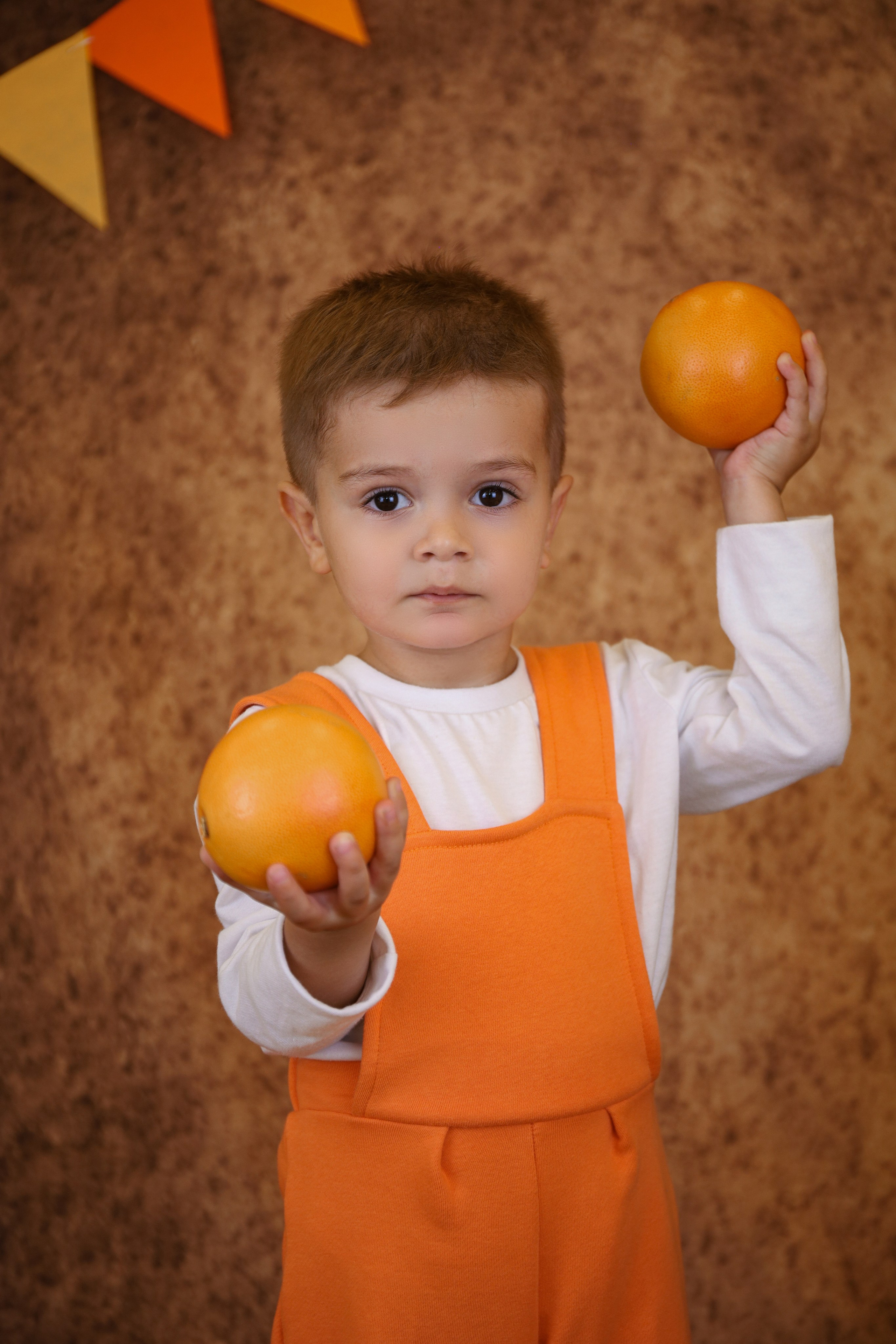 Оранжевое настроение. Выпускные альбомы в Таганроге и Ростовской Области