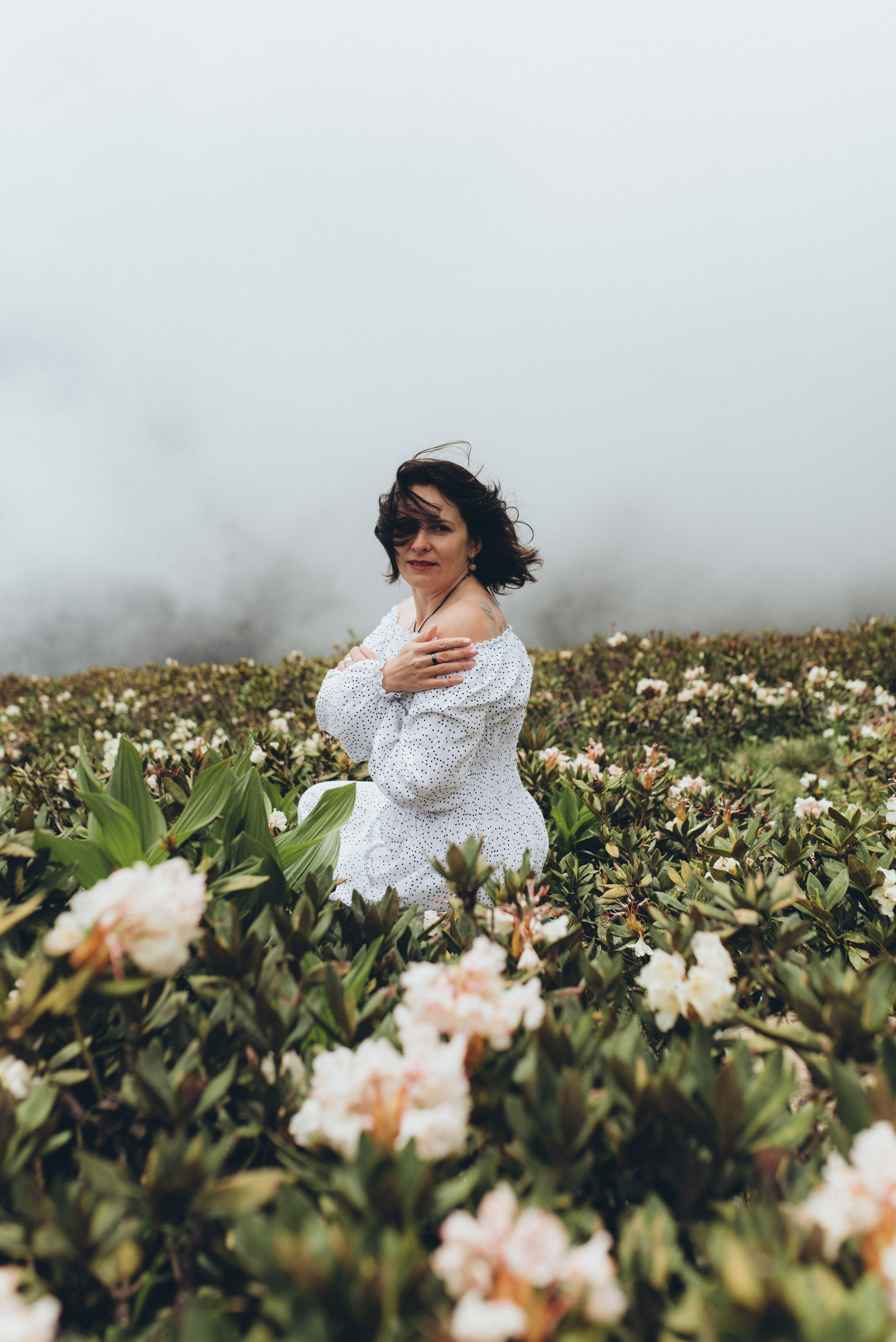 Фотосессия в горах Красной поляна Сочи цветение рододендрона. Фотограф в Сочи — Маргарита Поганова