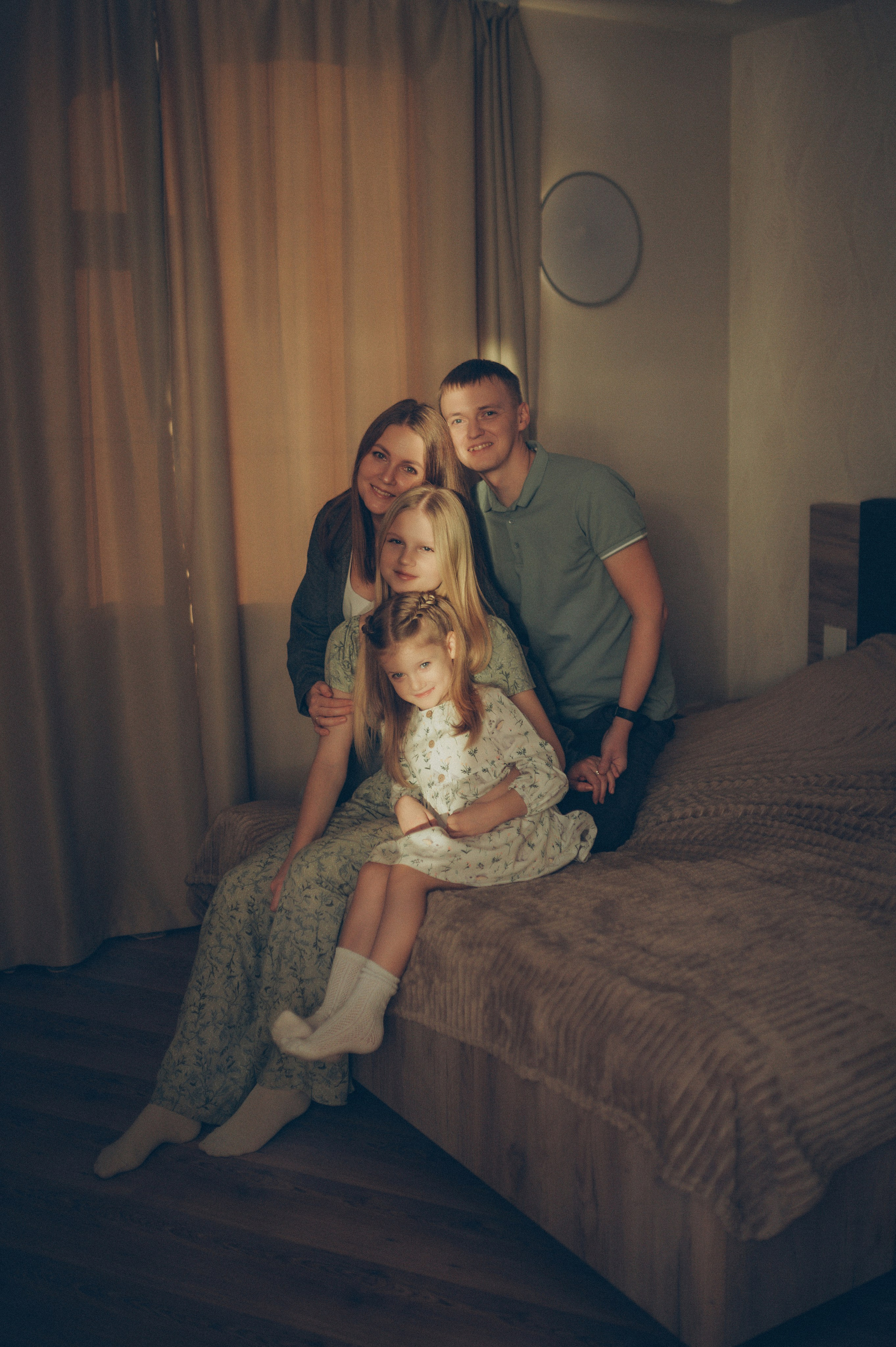 Тася, Соня, Женя и Илья (домашняя). Фотограф, г. Лесной Свердловской области