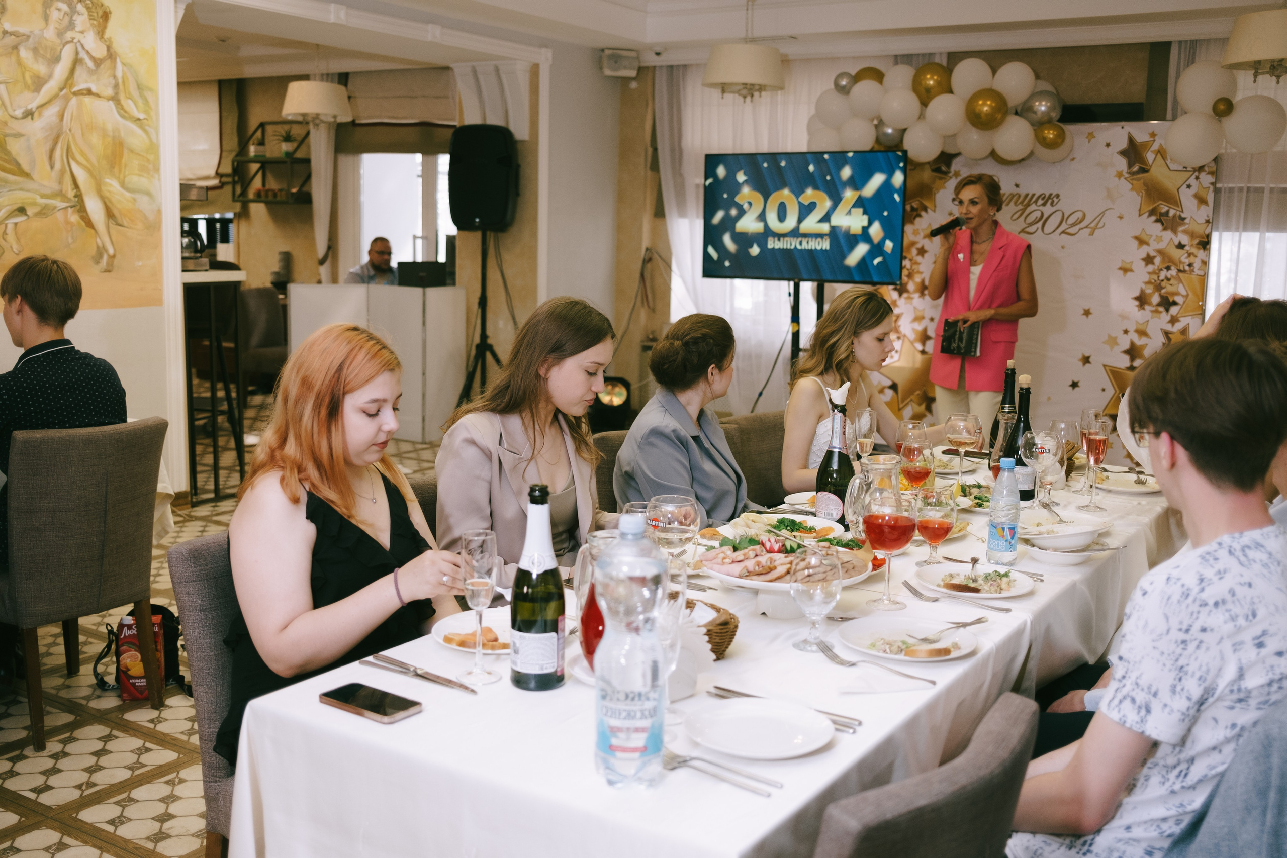 Выпускной школа 33. Свадебный и репортажной фотограф Денис Ожигин в Краснодаре и Краснодарском крае