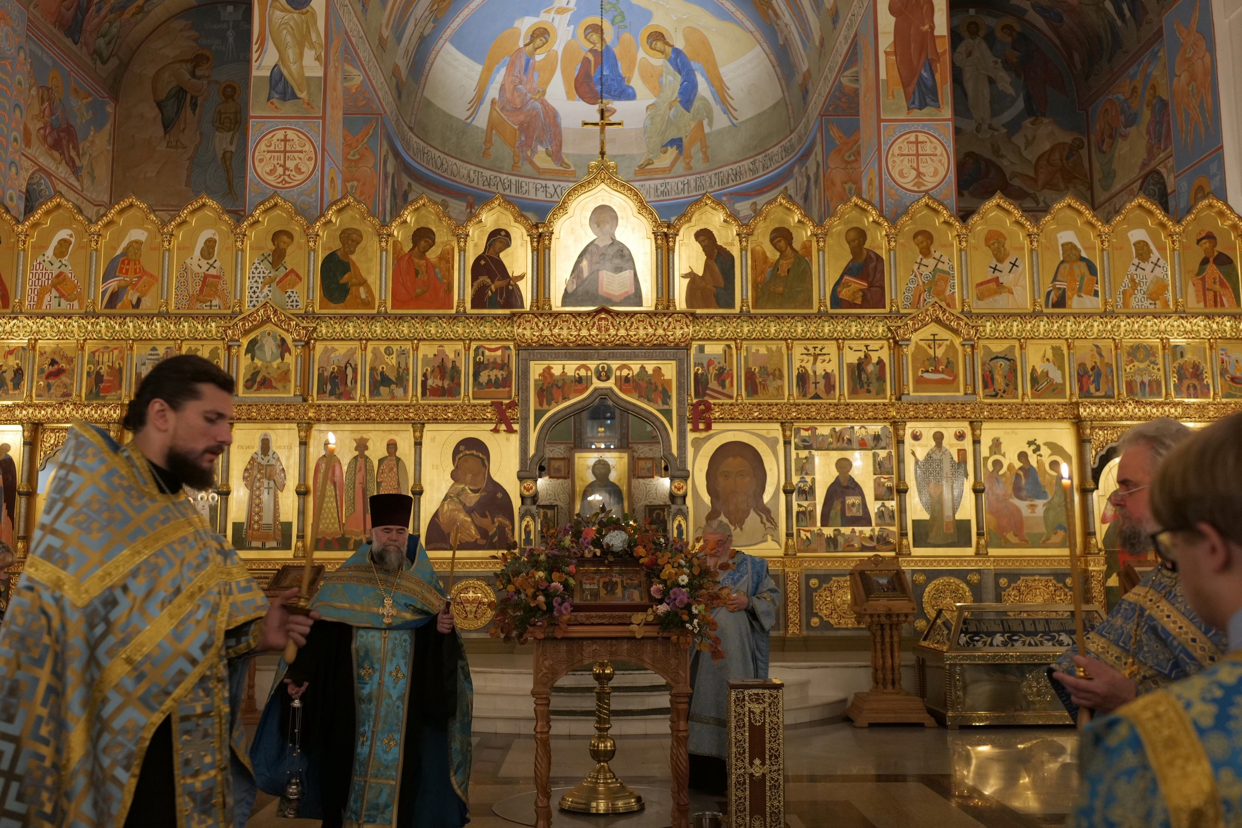 Всенощное бдение на Покров в храме прп. Андрея Рублева. Церковный фотограф
