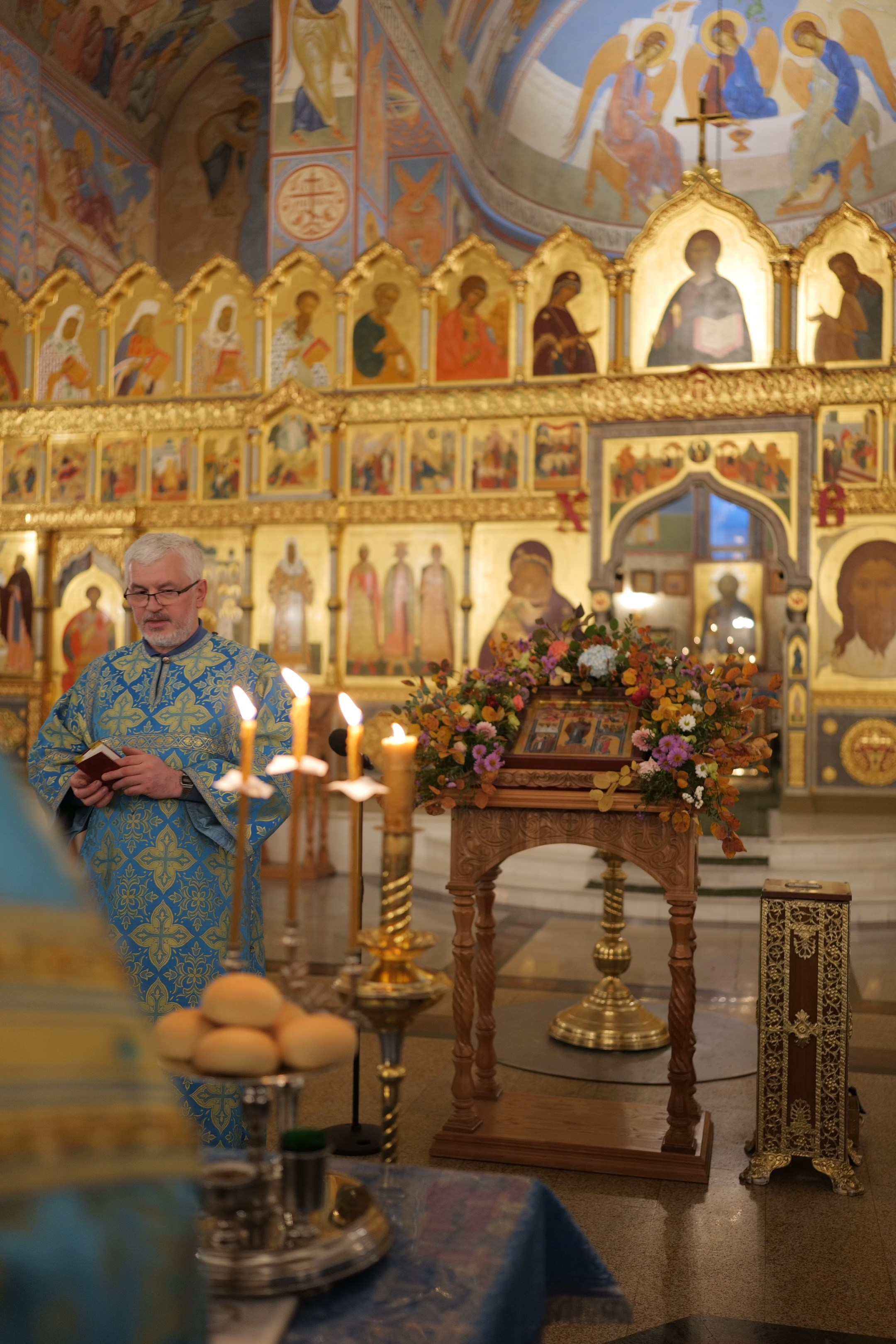 Всенощное бдение на Покров в храме прп. Андрея Рублева. Церковный фотограф