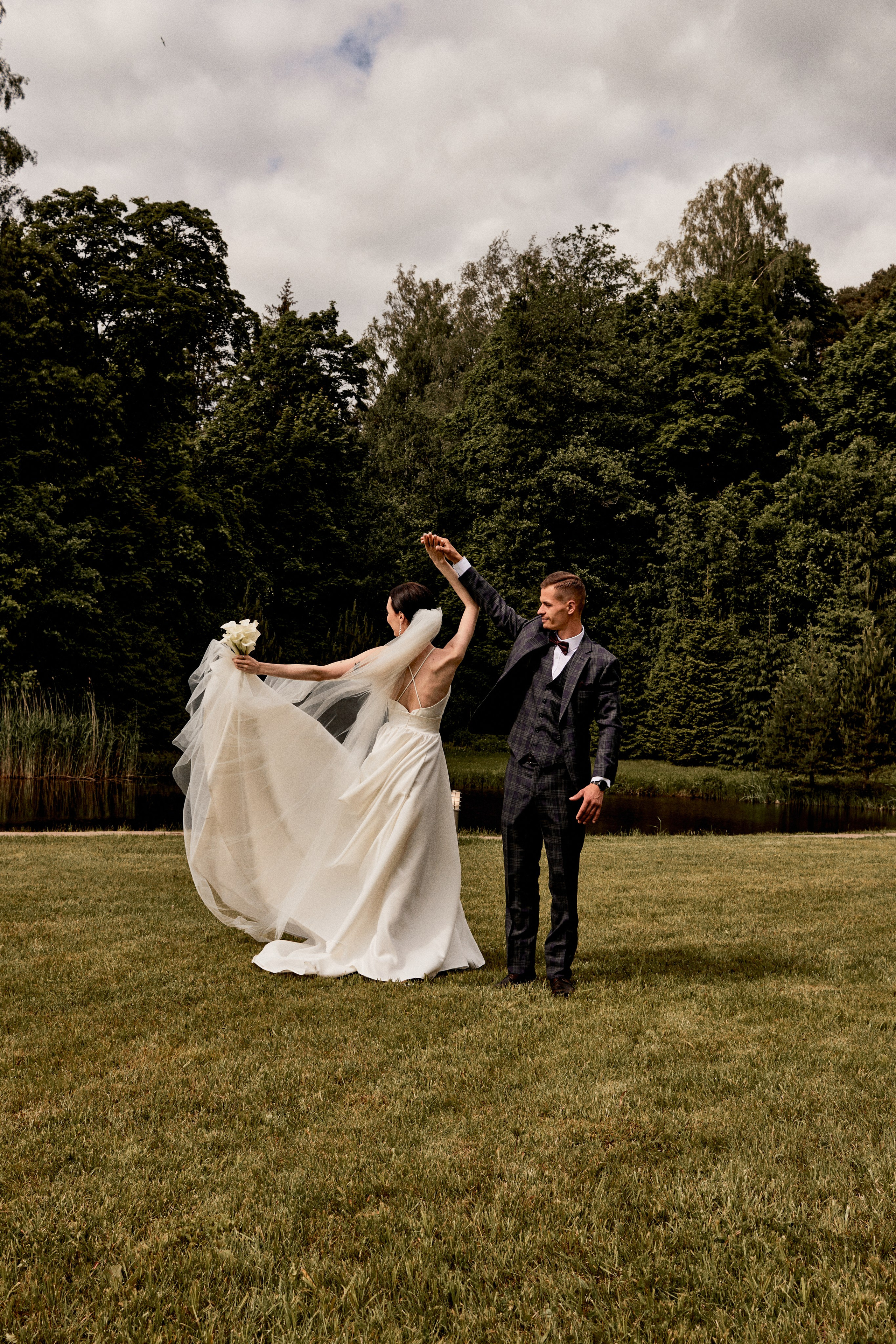 По знакомству из Тиндера. Свадебный фотограф Анастасия Лахтионова