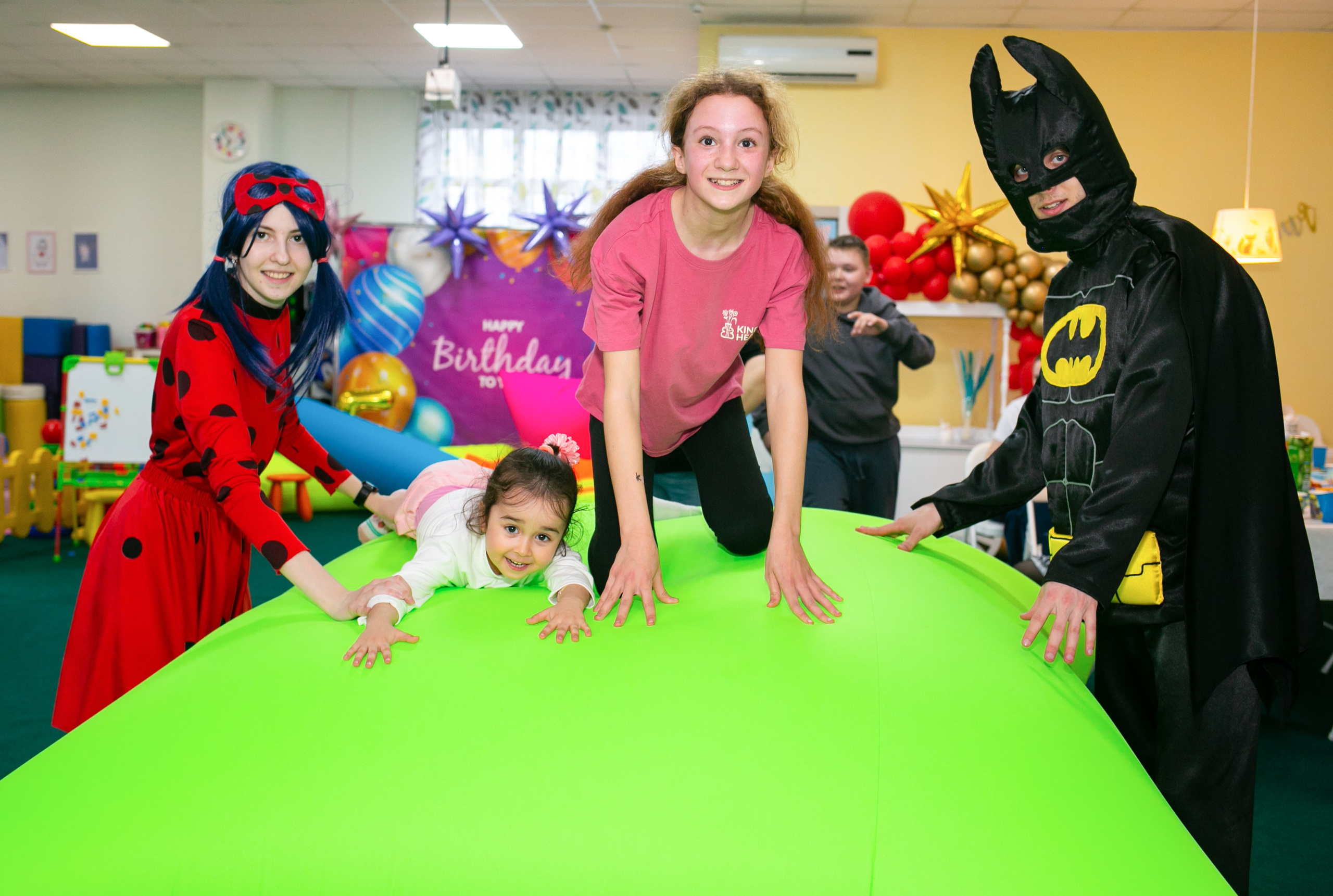 Леди Баг и Бэтмен. Фотограф новорожденных и семейный фотограф НСО г. Бердск Марина Львова