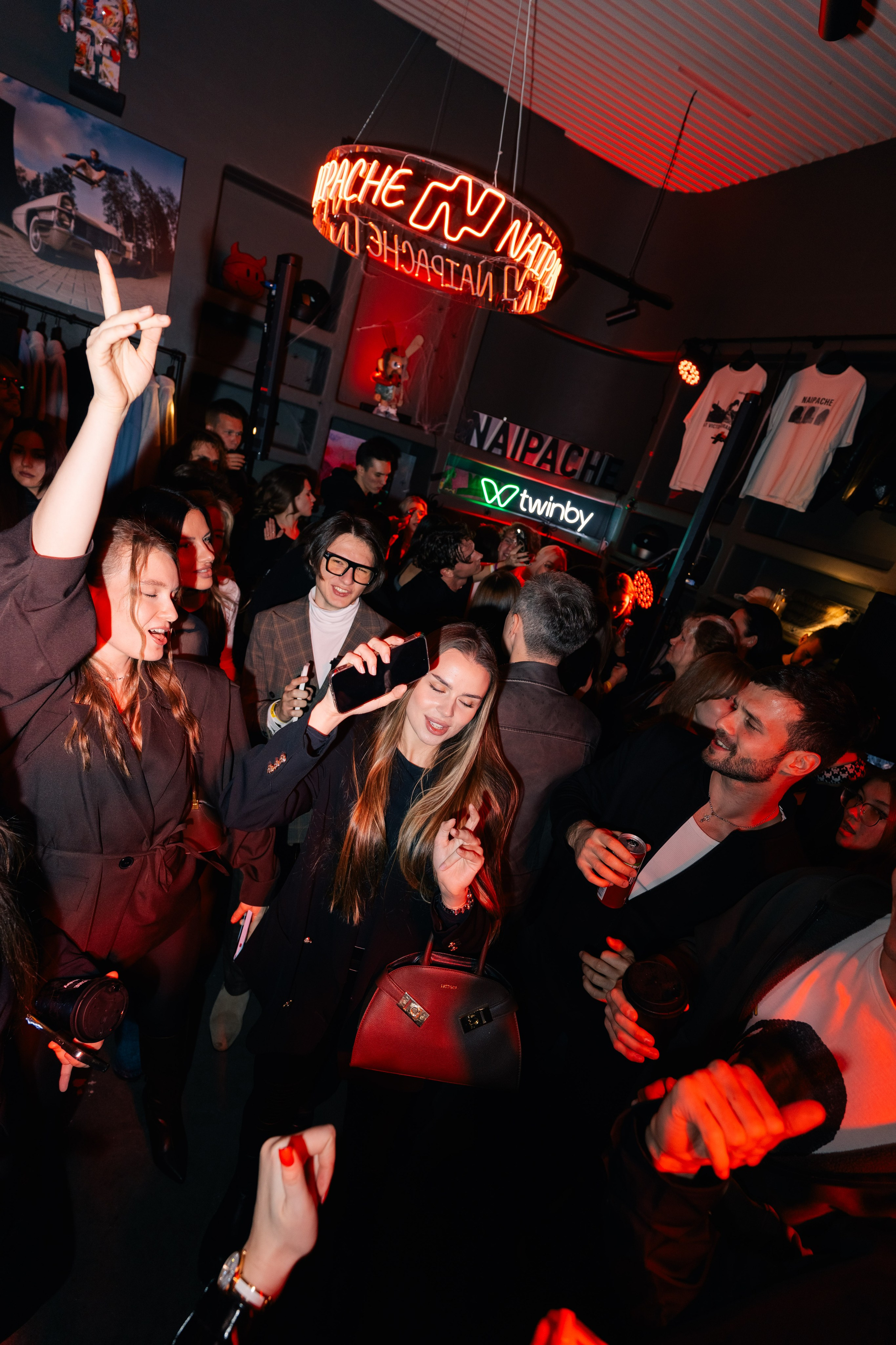 NAIPACHE DARK NIGHT x TWINBY. @oljiofilm: Олег Иванов — фотограф