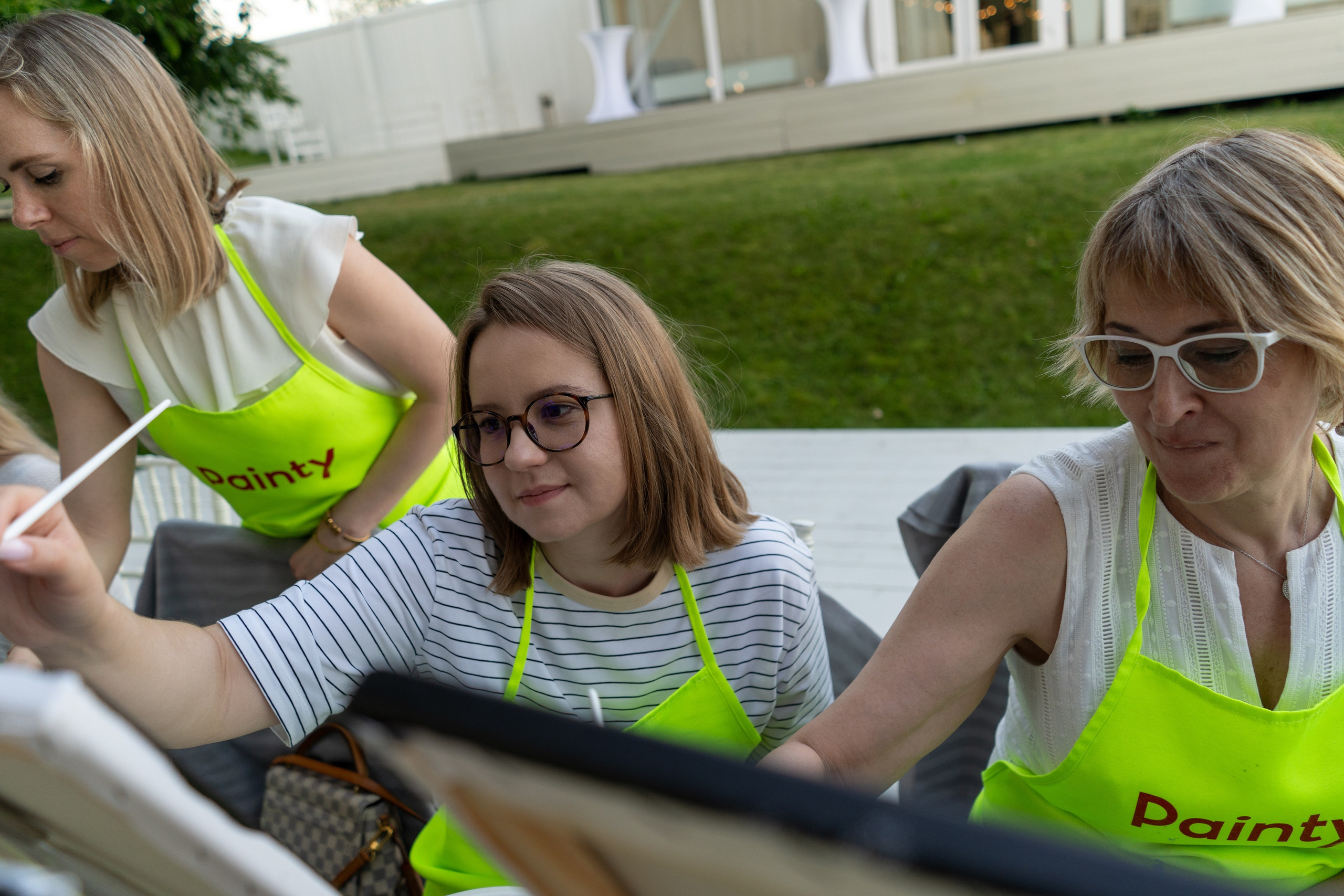 Репортажная съёмка мастер-класса по рисованию. Фотограф Елизавета Потешкина