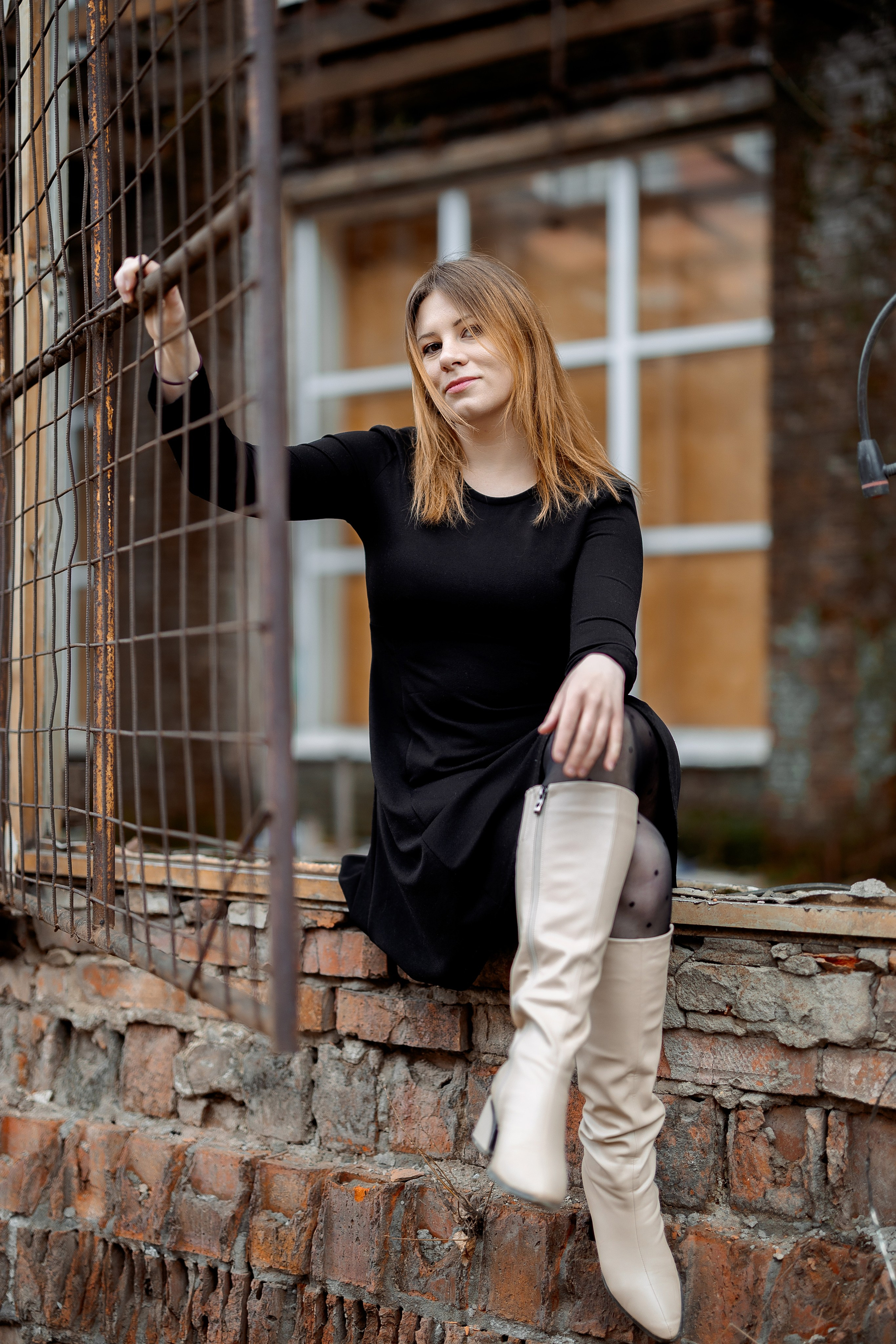 Настя на территории завода «Зингер». Александр Антонов. Профессиональный свадебный, репортажный фотограф в Москве, Подольске. Фото+Видео на любой праздник