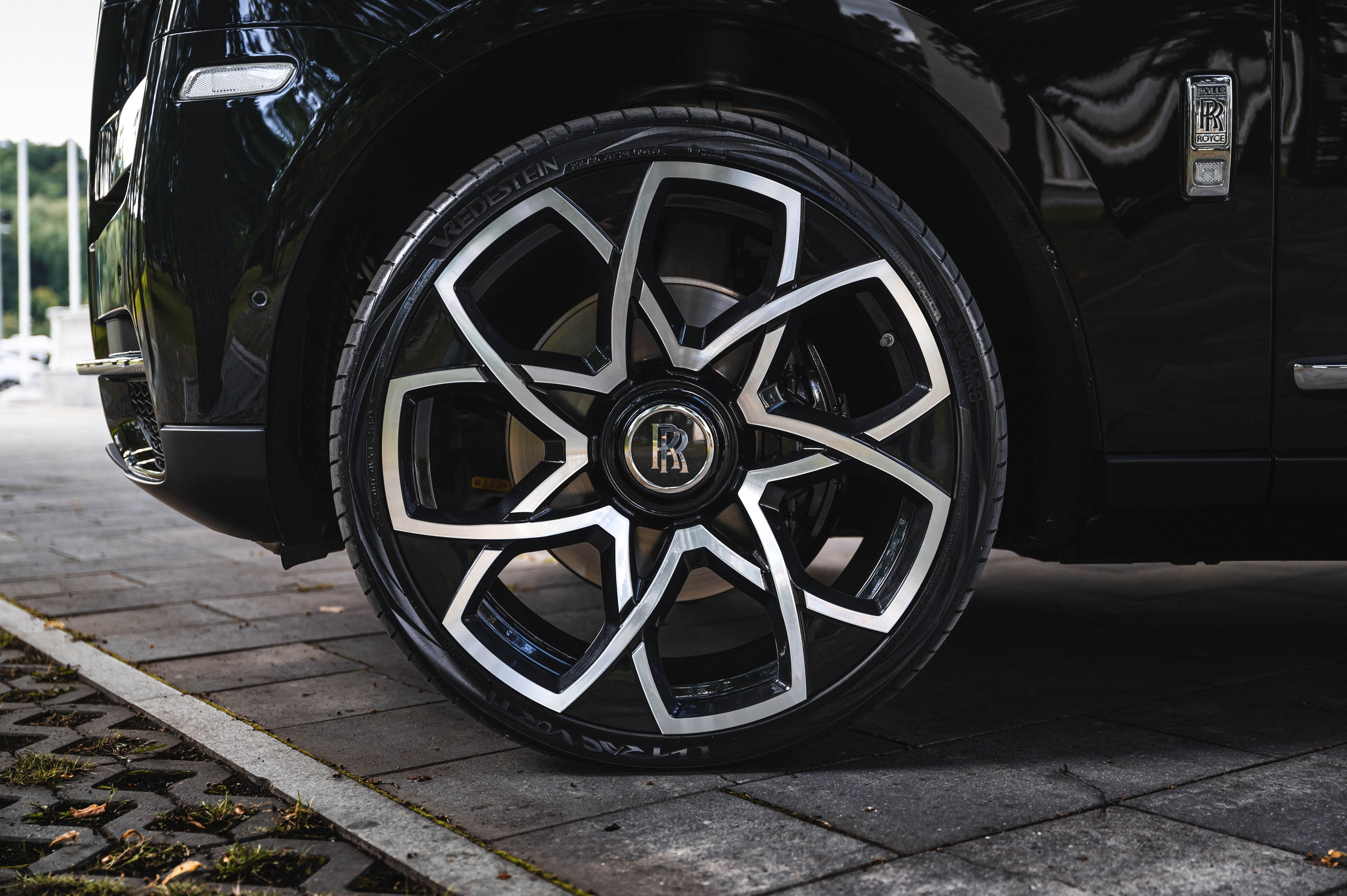 Rolls-Royce Cullinan. Автомобильный фотограф в Москве — Сидоров Дмитрий