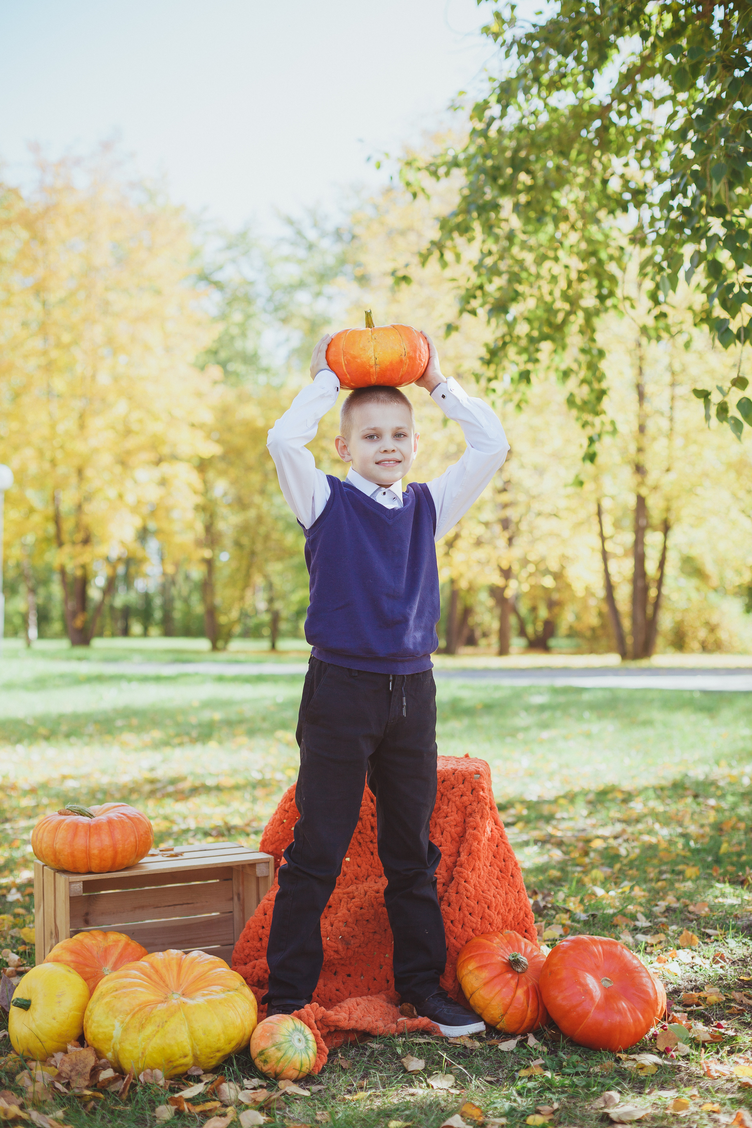 Школьная фотосессия на 31 августа. 1,2,3 сентября. Портреты детей 4-6 штук. Групповые общие 2-5 шт. Цена 450р. (1). Семейный и детский фотограф в Сухом Логу Ольга Кайгородова