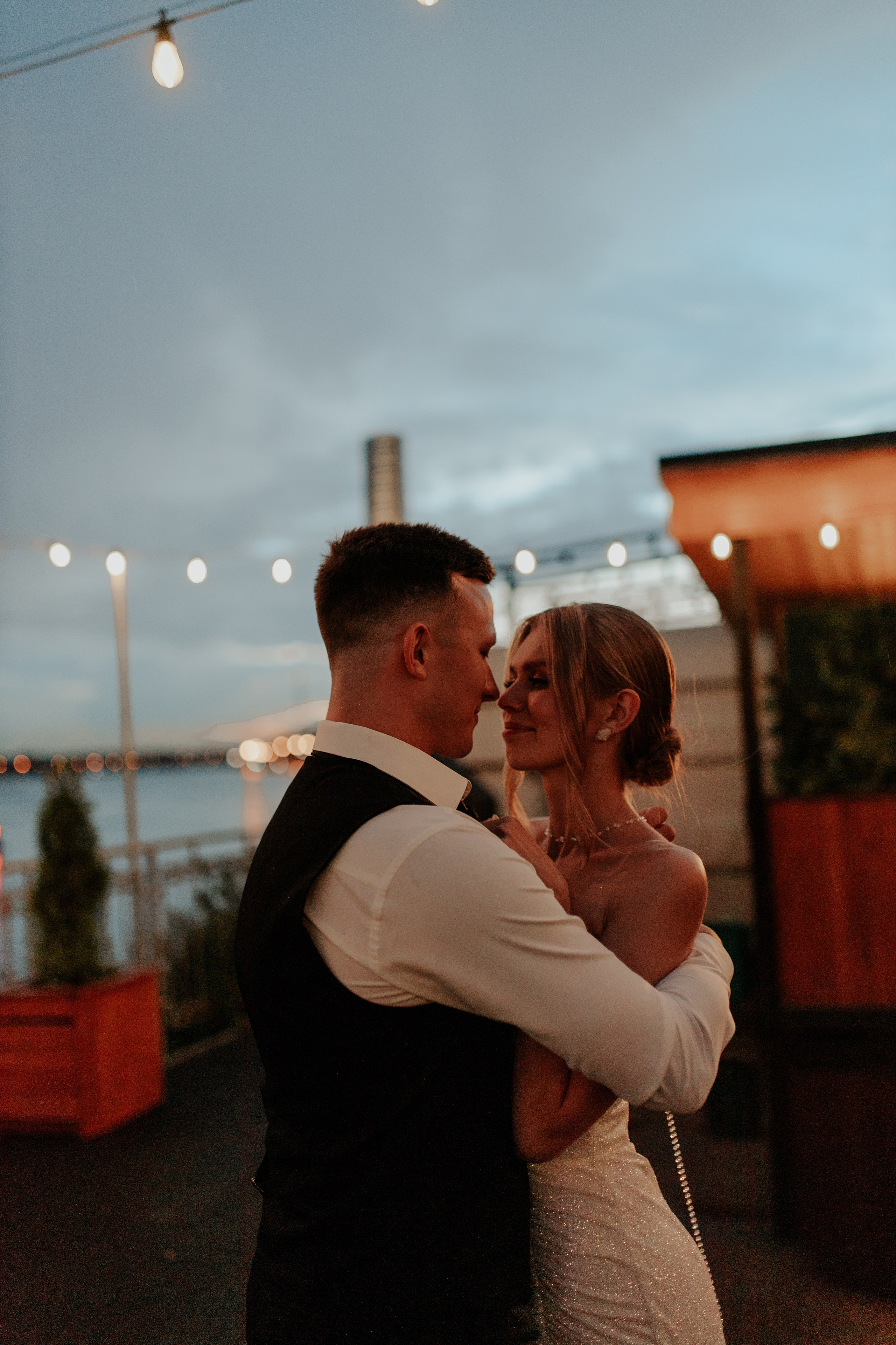 Свадебный банкет в Санкт-Петербурге — Трогательная фотосессия с родными и лавстори. Фотограф в Санкт-Петербурге Лиза Семченкова