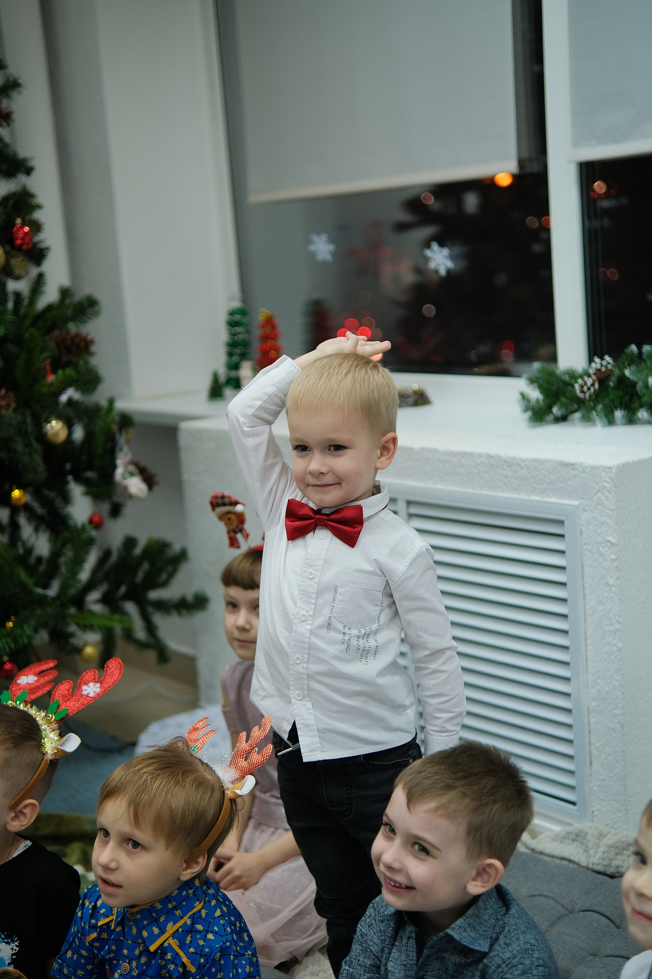 Мир знаний (Новогодний утренник). Serg_film